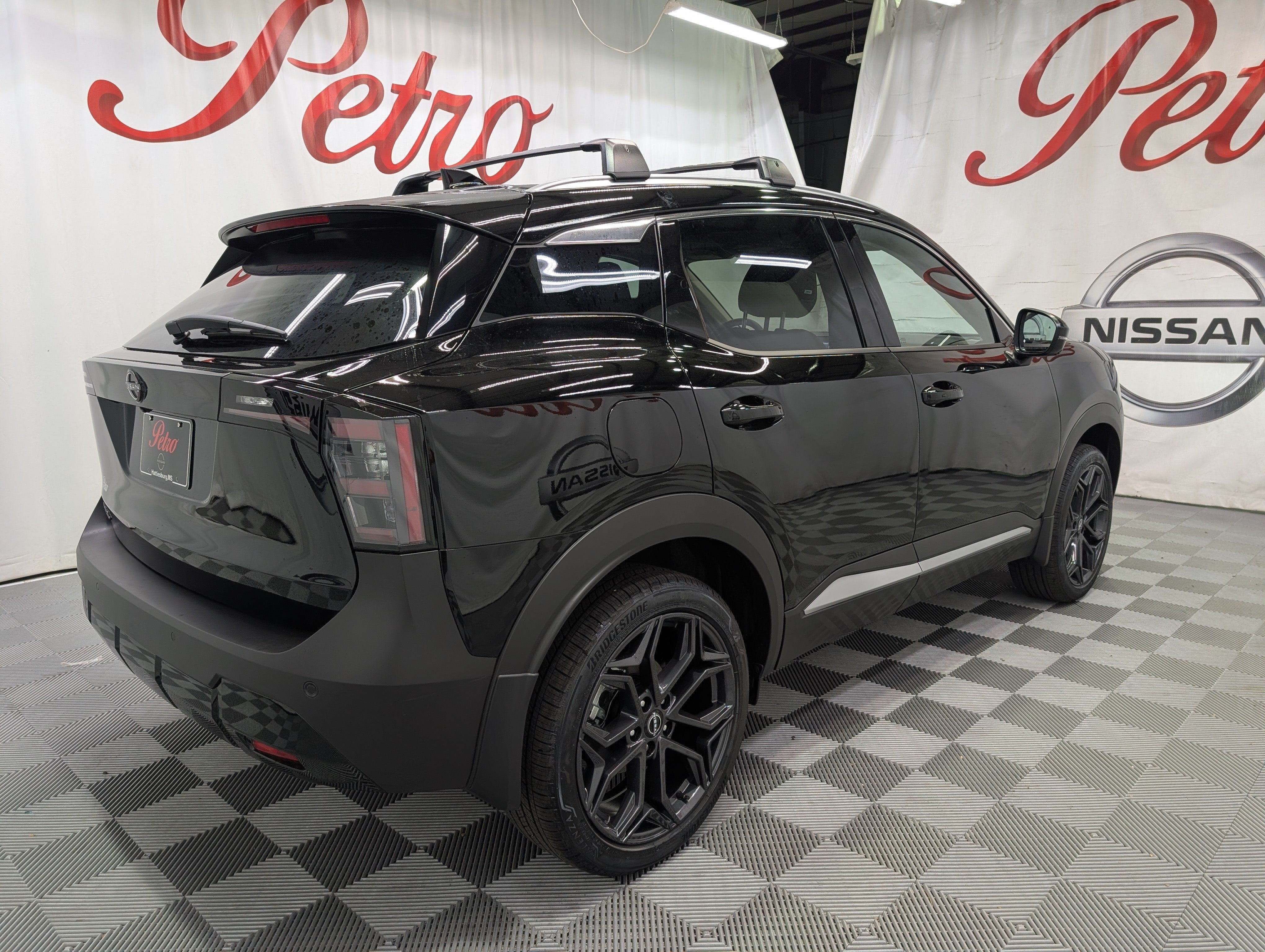 2027 Nissan Kicks SR