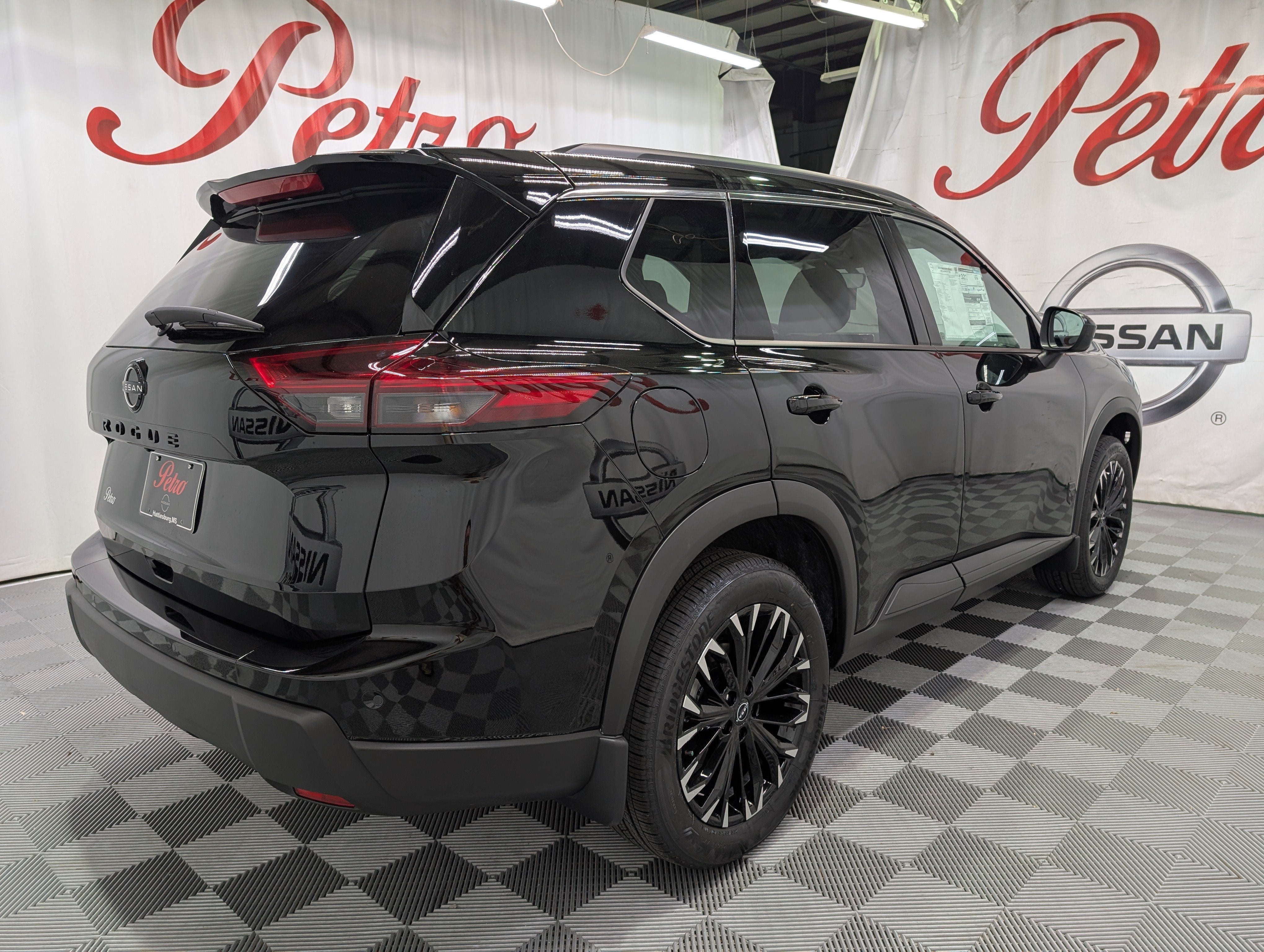 2026 Nissan Rogue Dark Armor