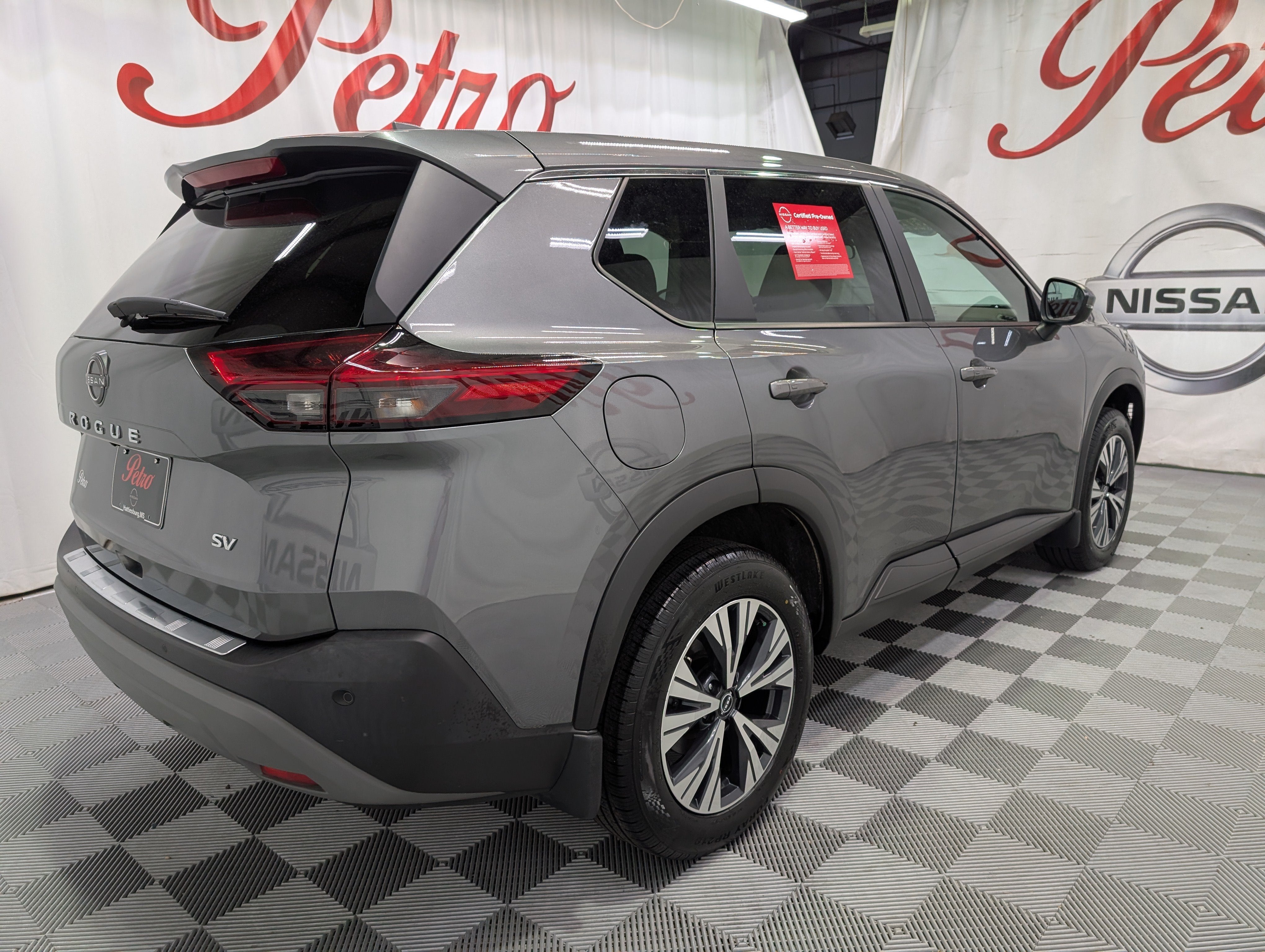 2022 Nissan Rogue SV
