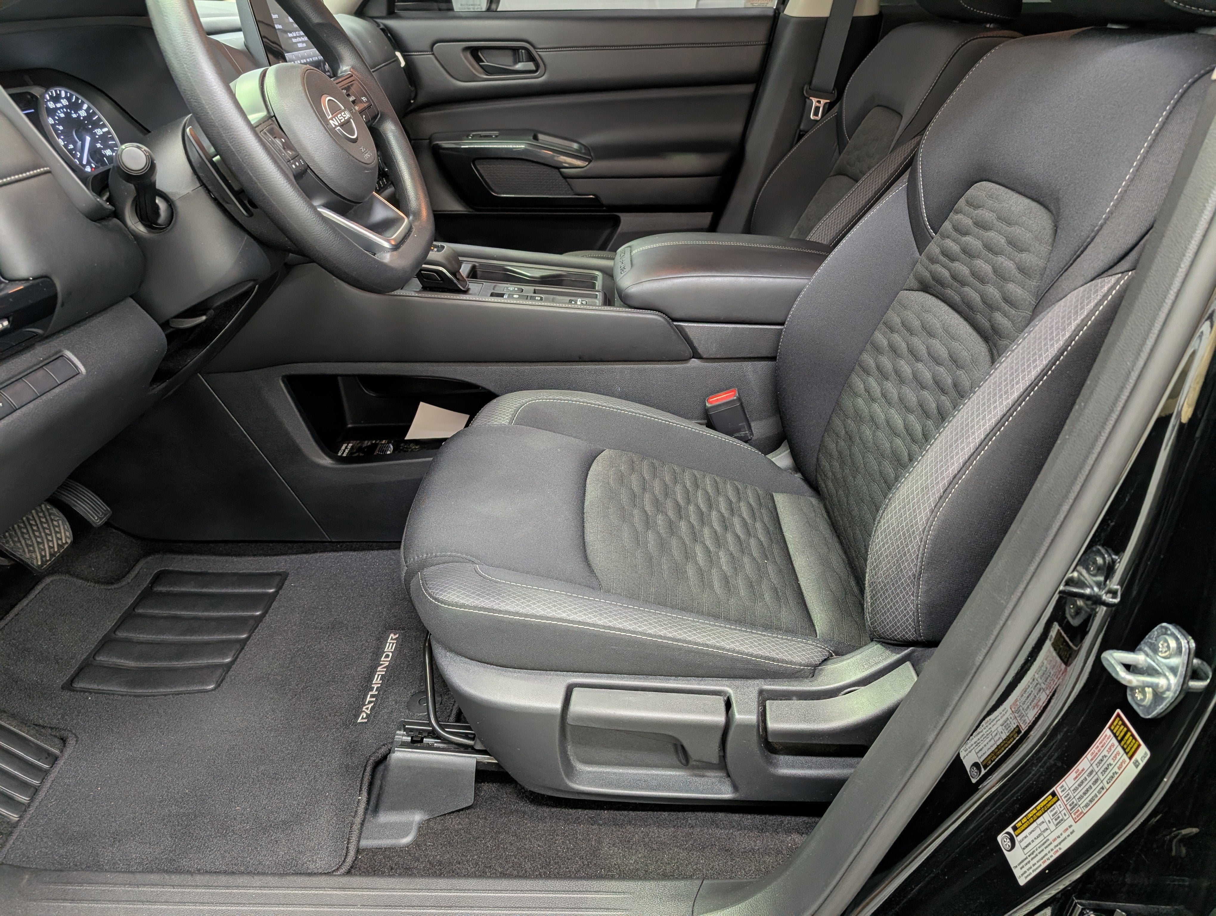 2024 Nissan Pathfinder S