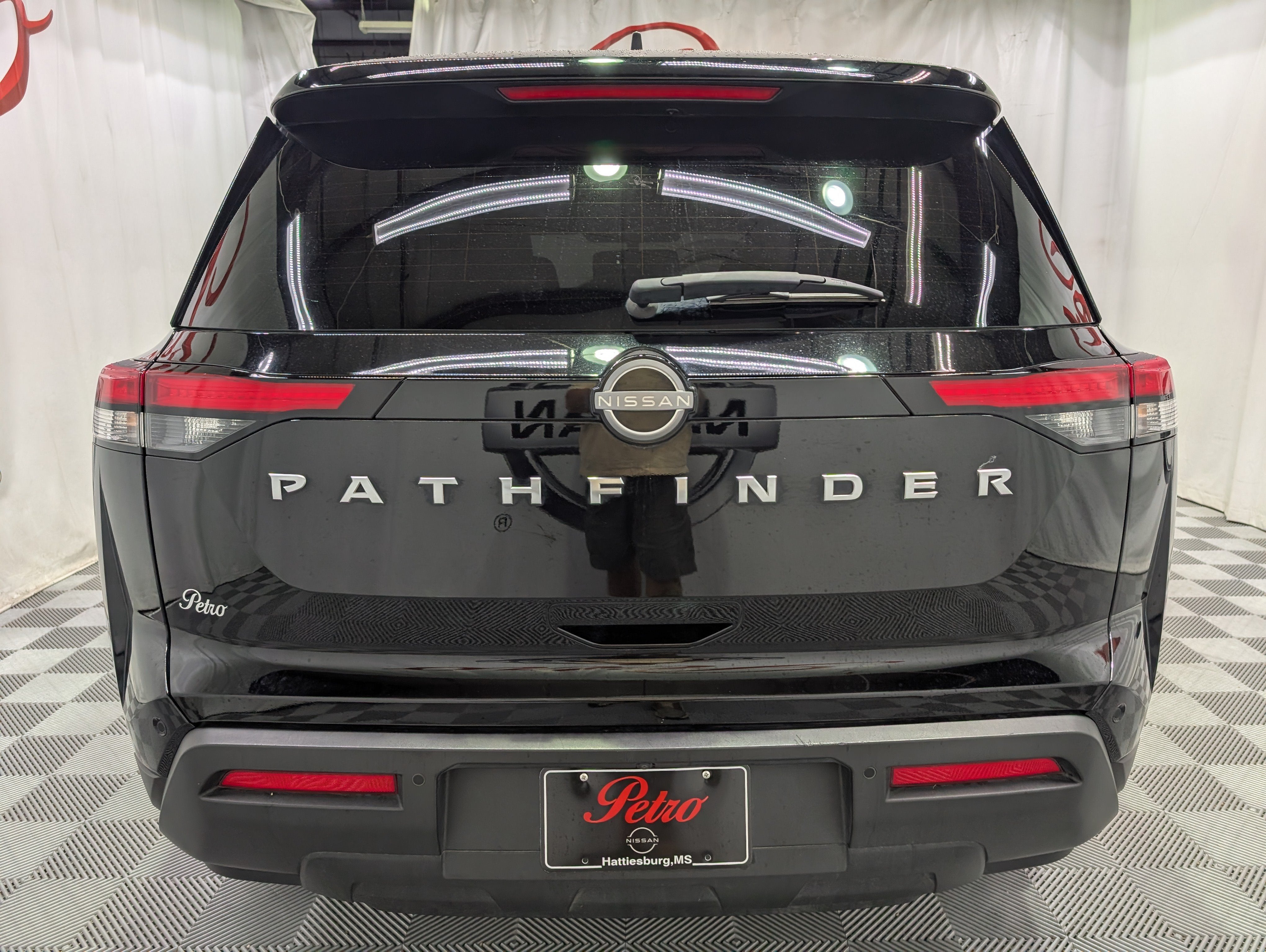 2024 Nissan Pathfinder S