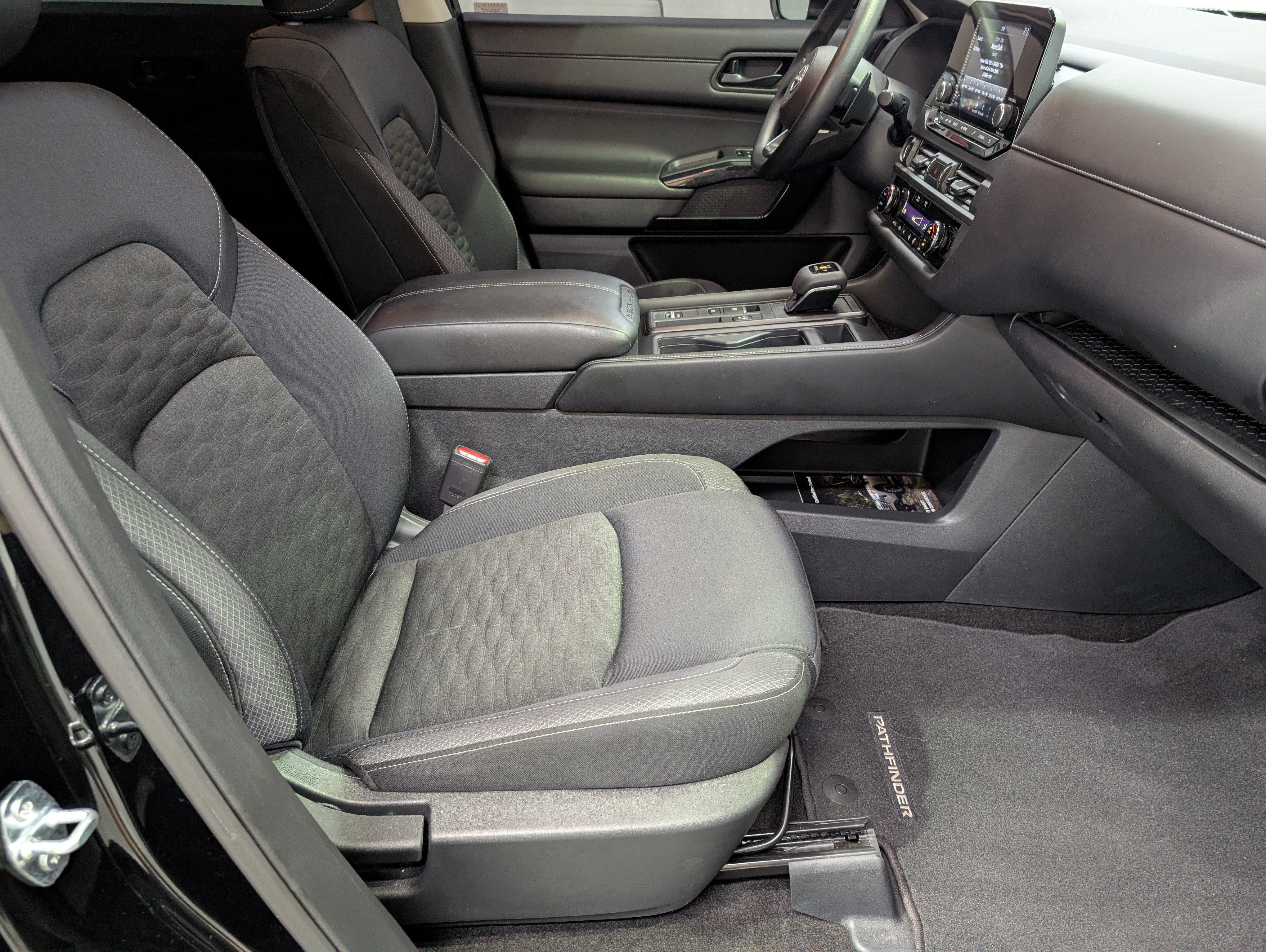 2024 Nissan Pathfinder S