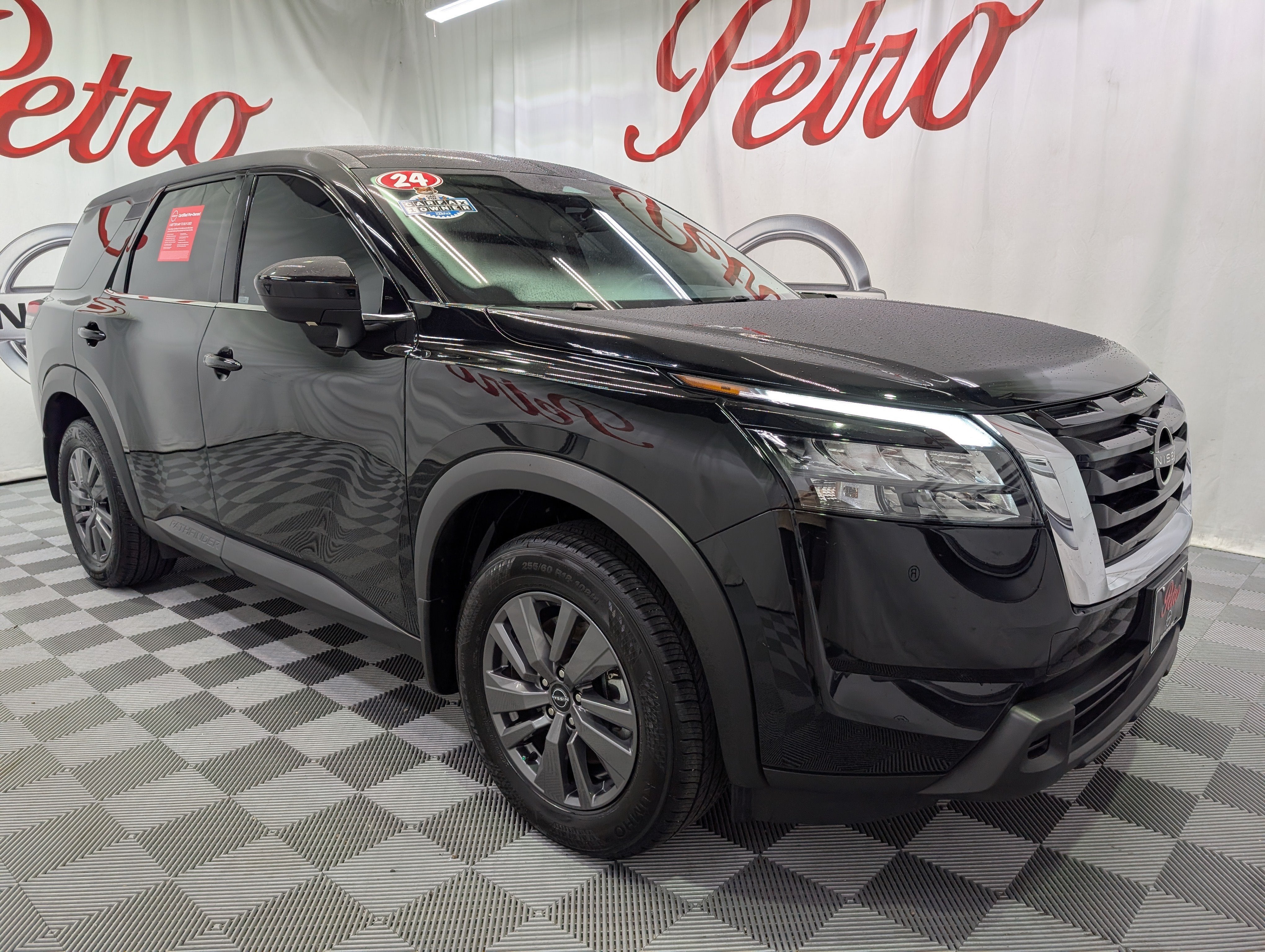 2024 Nissan Pathfinder S