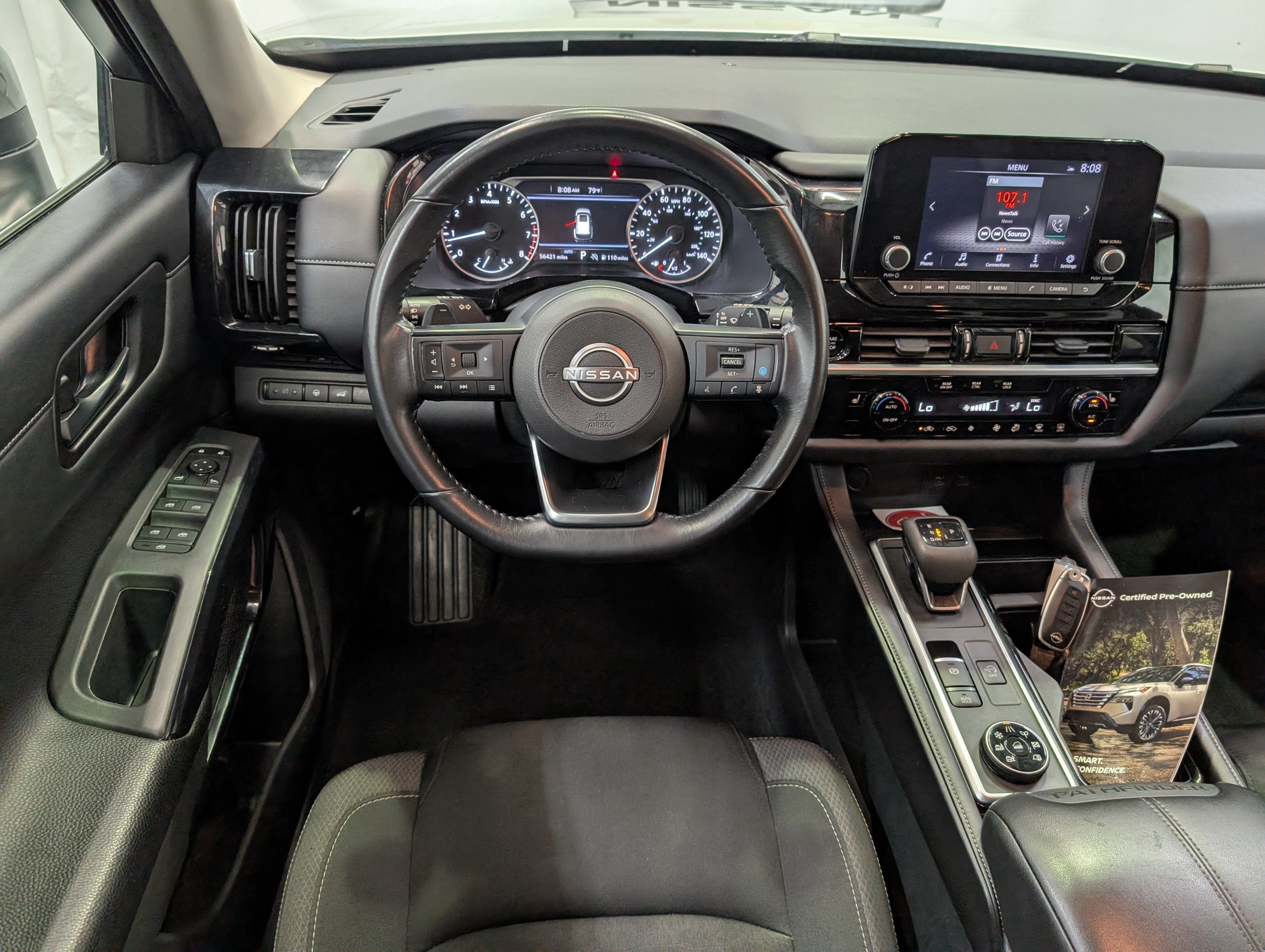 2025 Nissan Pathfinder SV