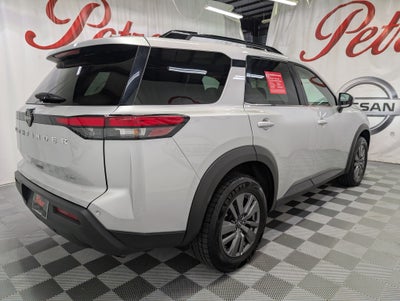 2025 Nissan Pathfinder SV