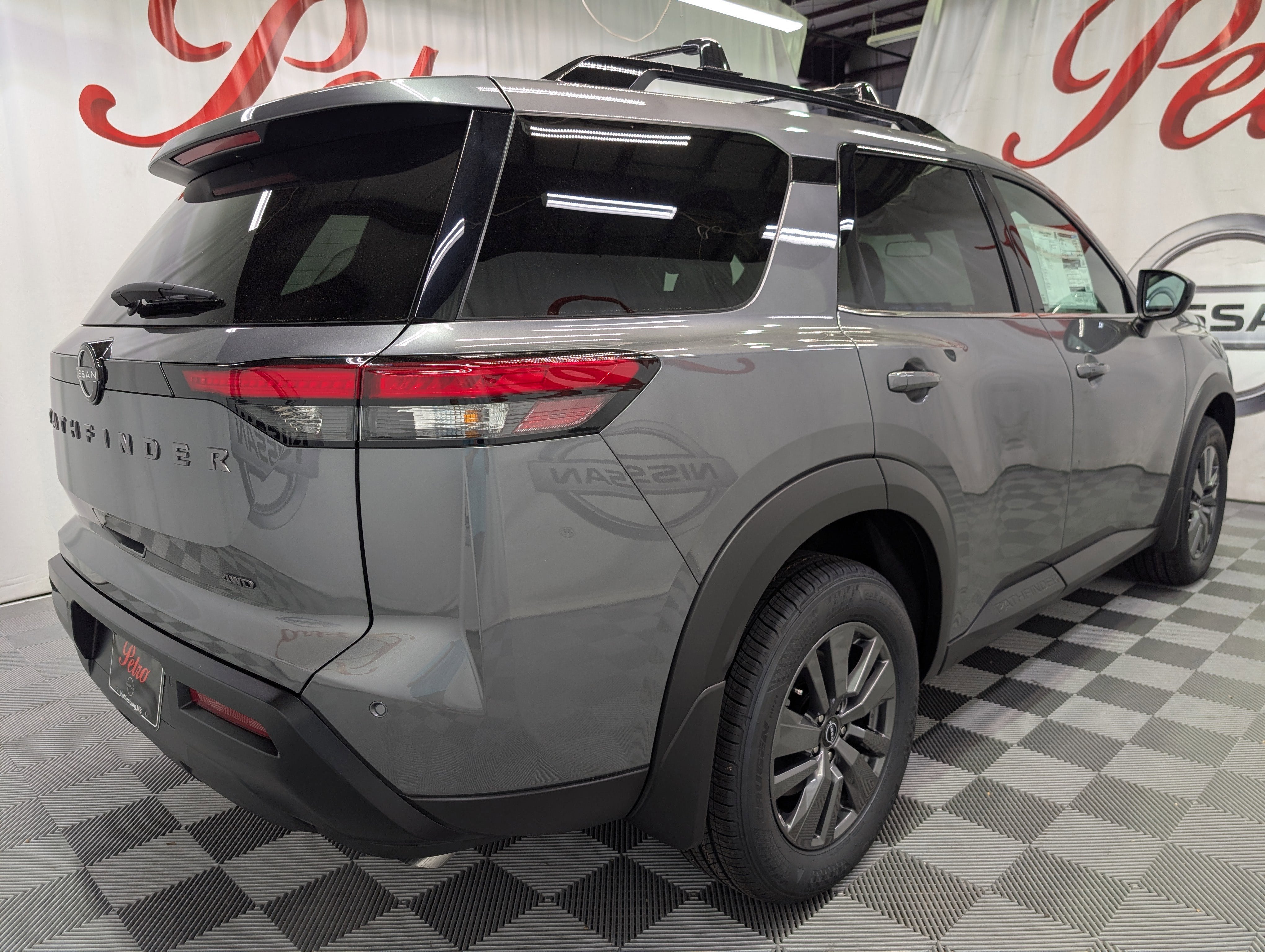 2026 Nissan Pathfinder SV