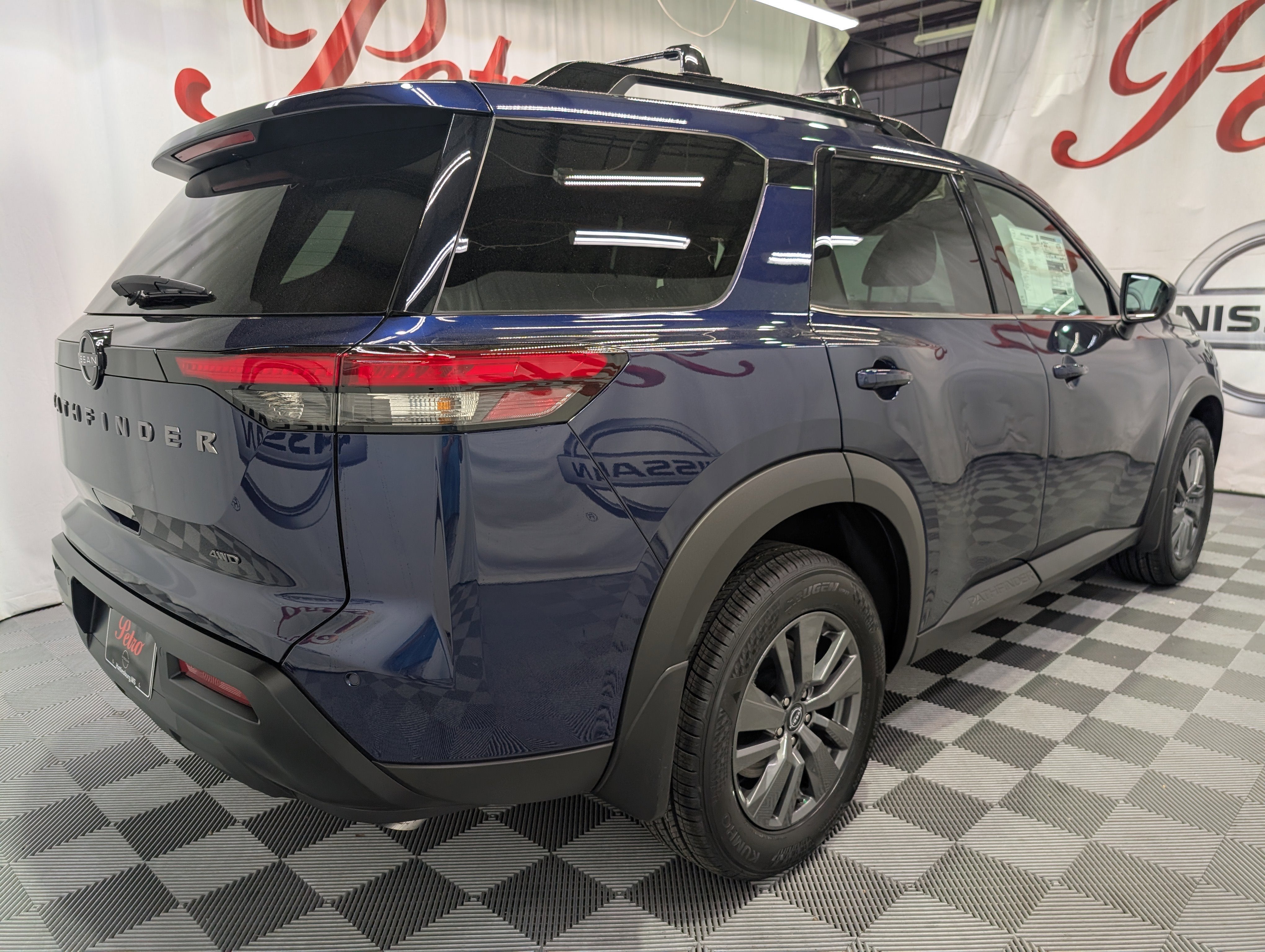 2026 Nissan Pathfinder SV