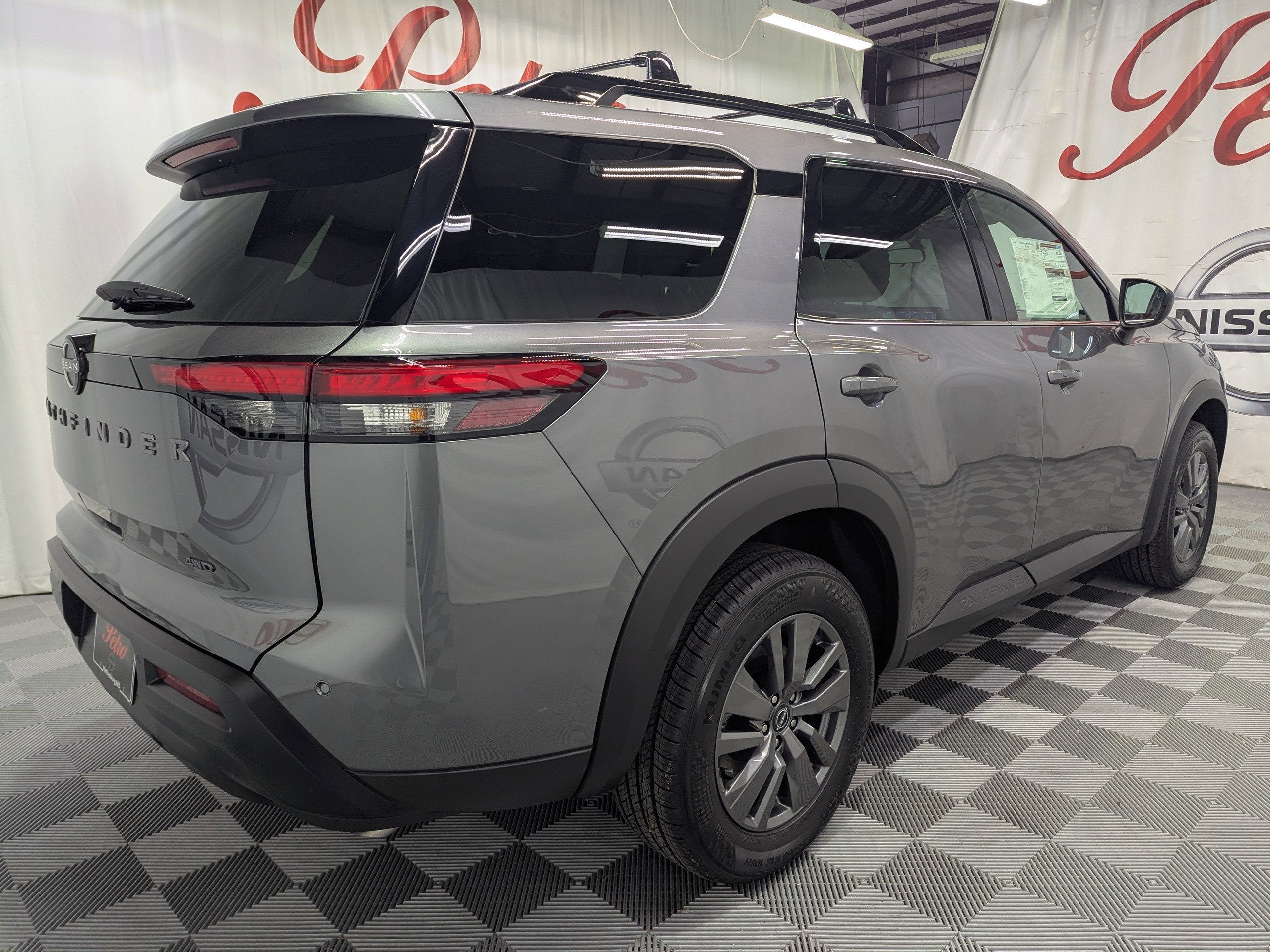 2026 Nissan Pathfinder SV