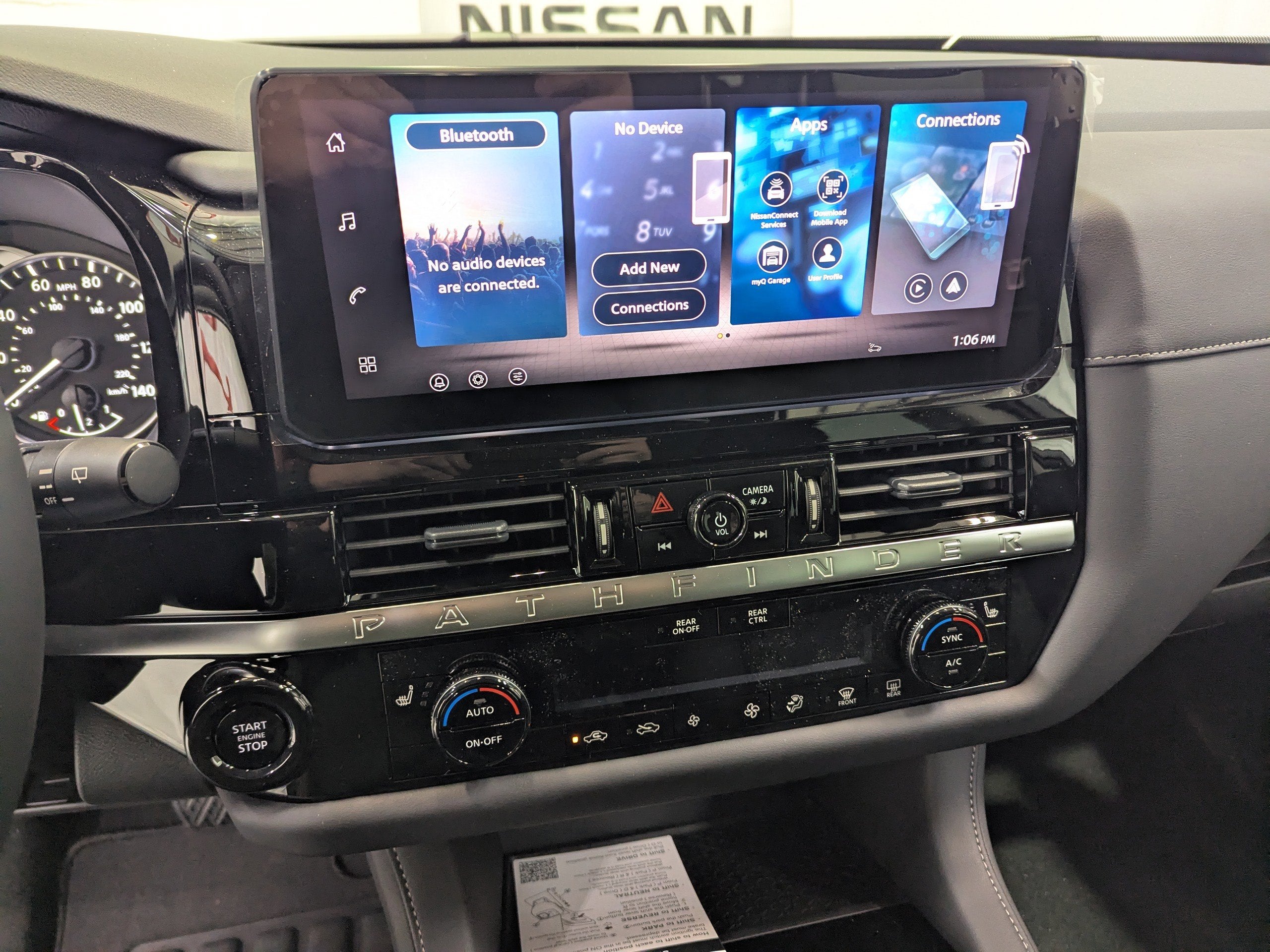 2026 Nissan Pathfinder SV