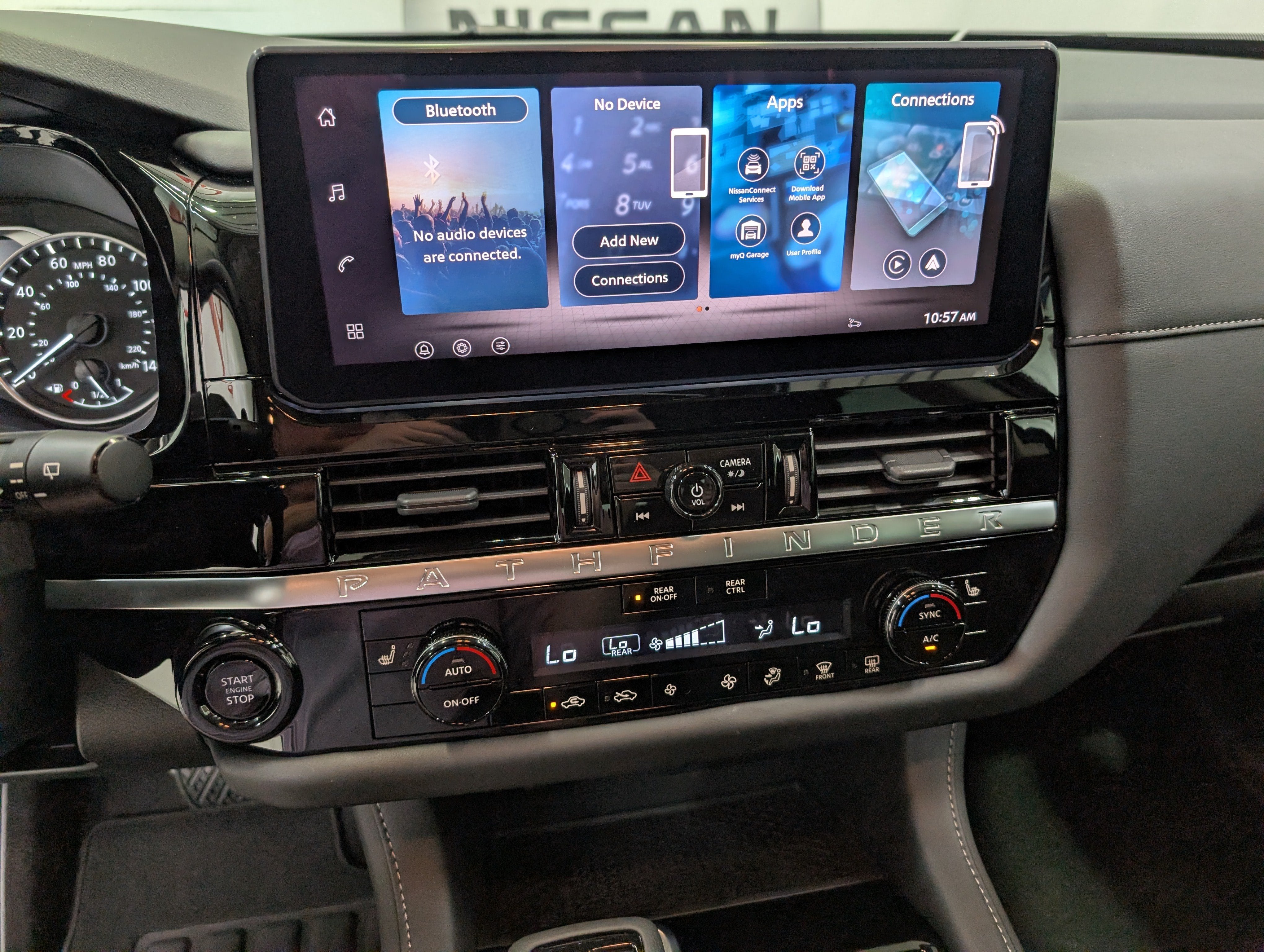 2026 Nissan Pathfinder SV