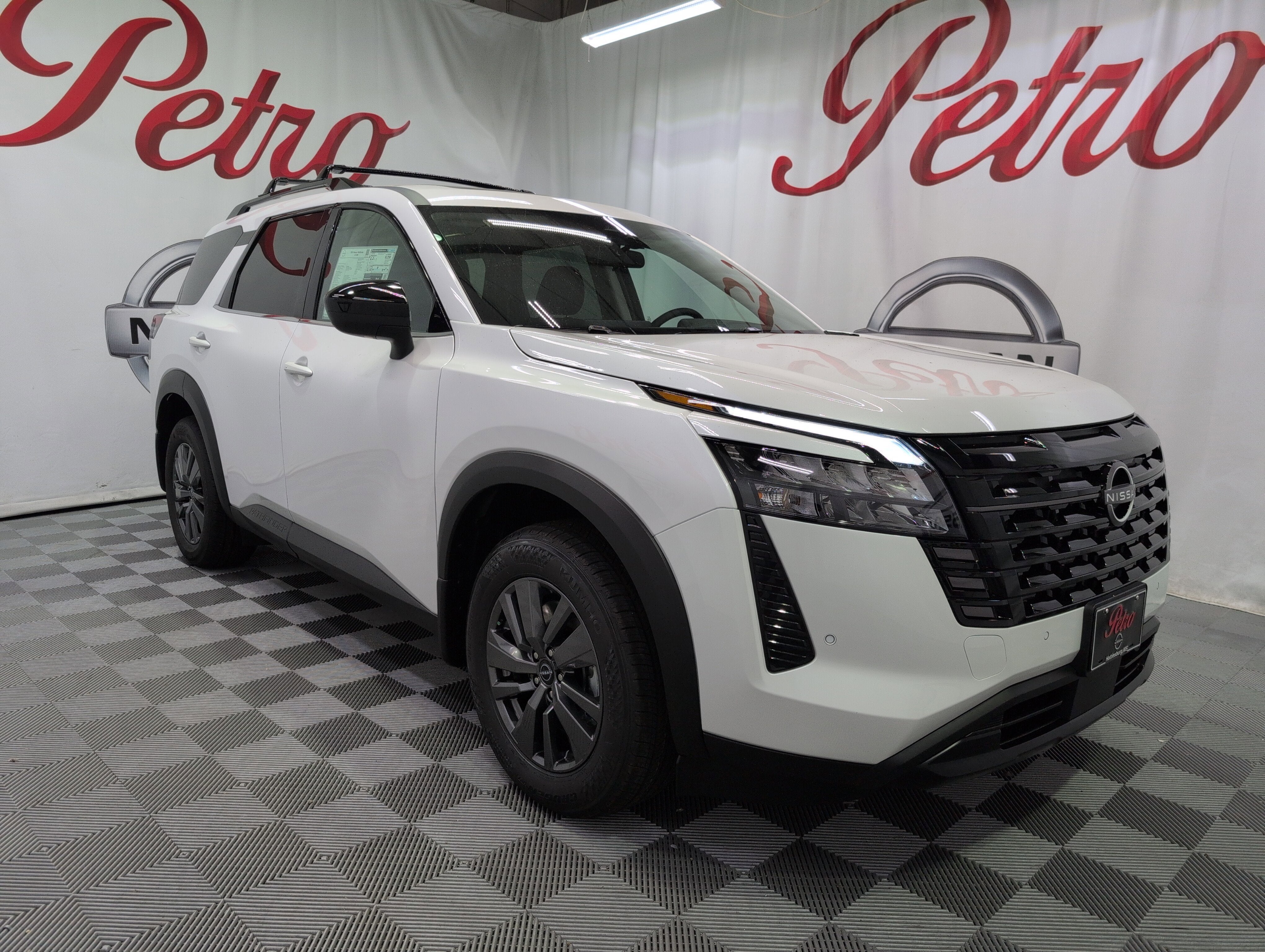 2026 Nissan Pathfinder SV