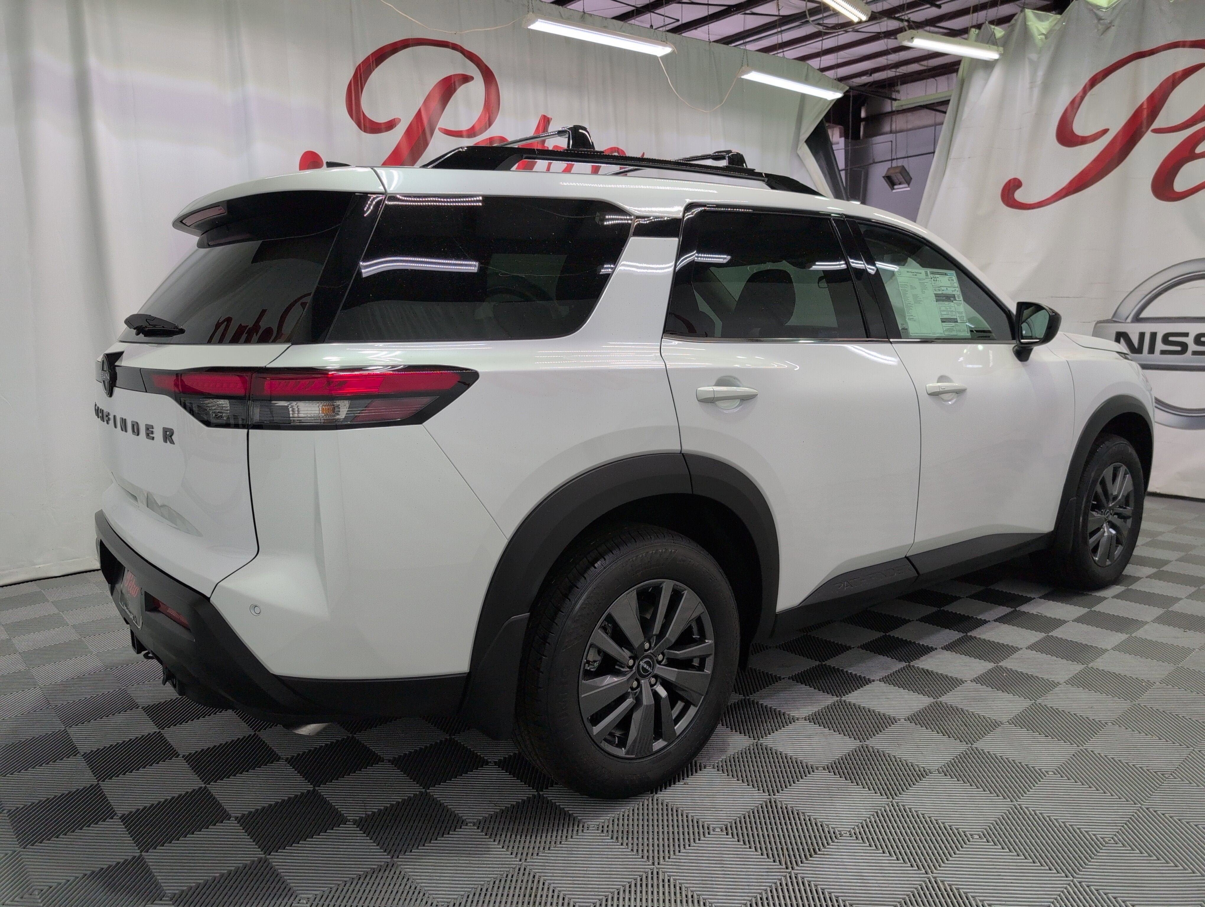 2026 Nissan Pathfinder SV