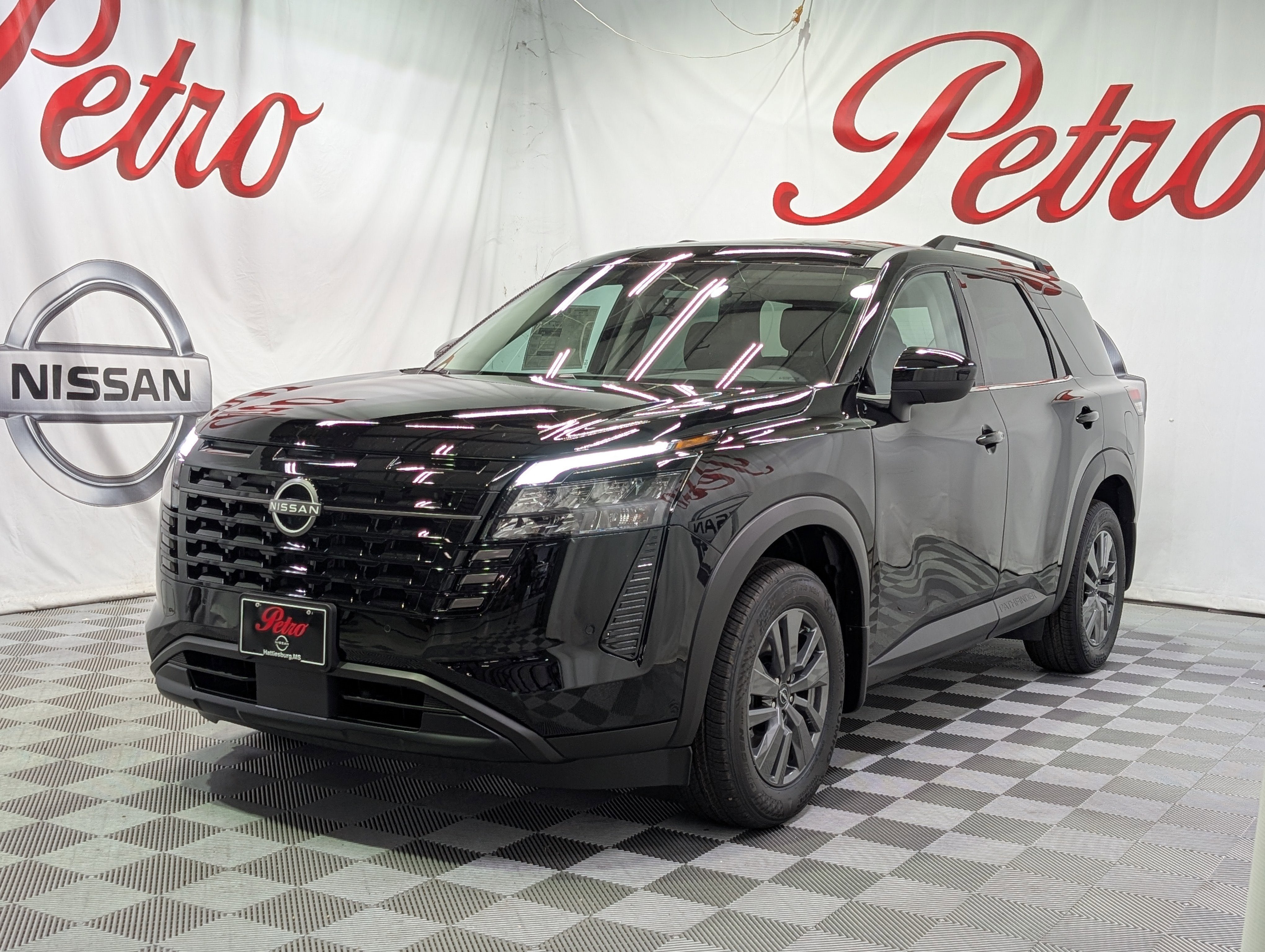 2026 Nissan Pathfinder SV
