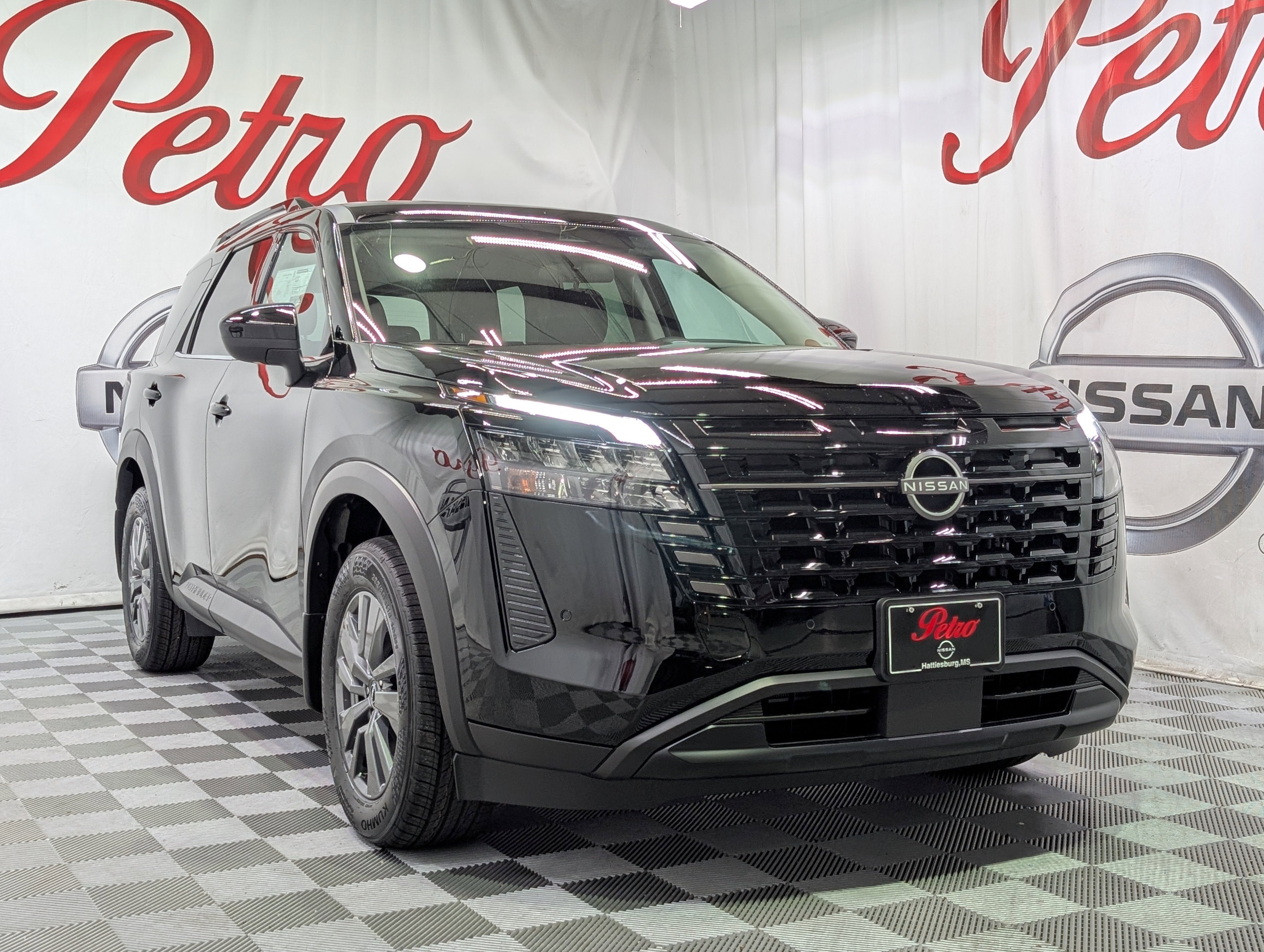 2026 Nissan Pathfinder SV