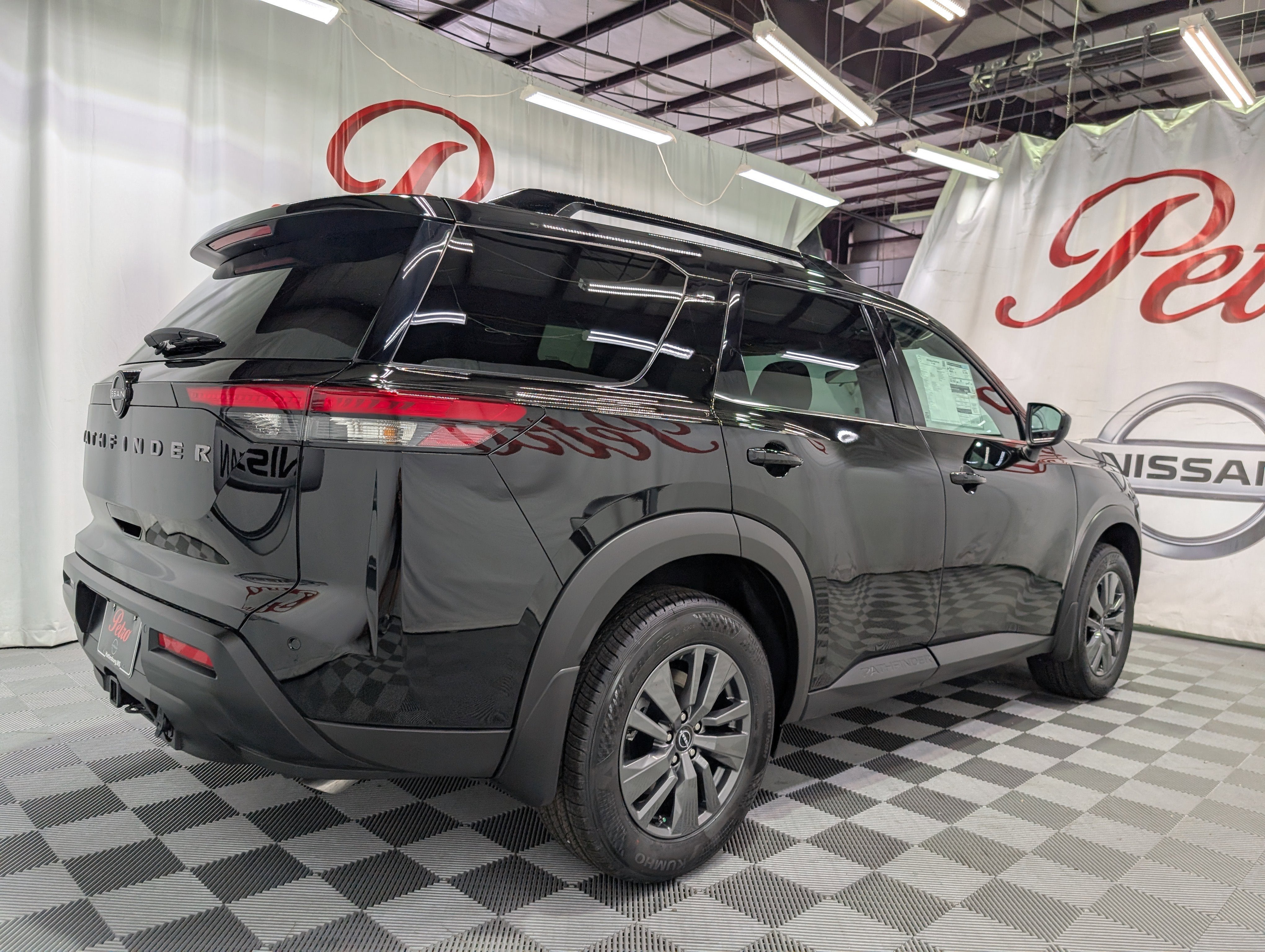 2026 Nissan Pathfinder SV