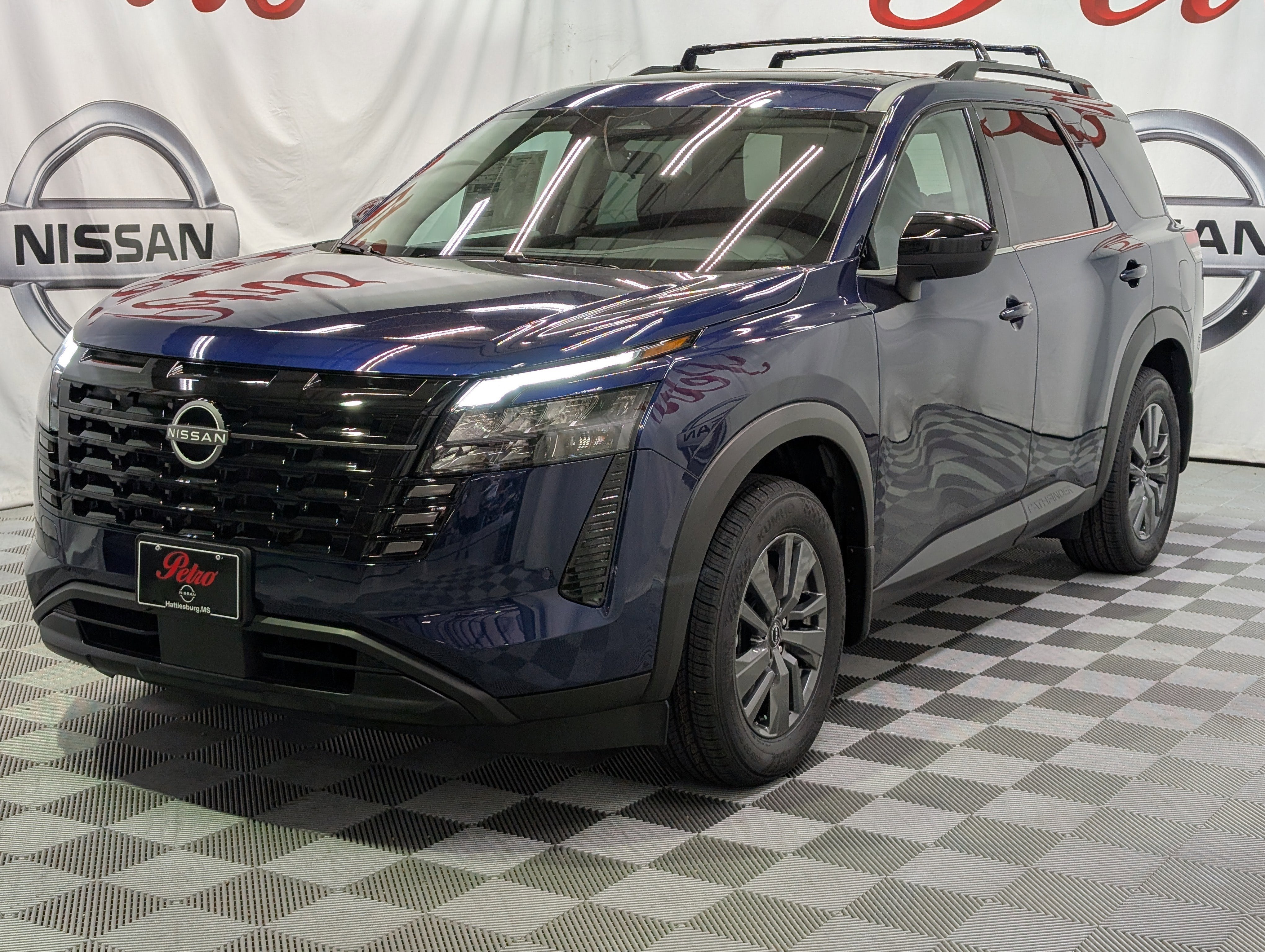 2026 Nissan Pathfinder SV 2WD's photo