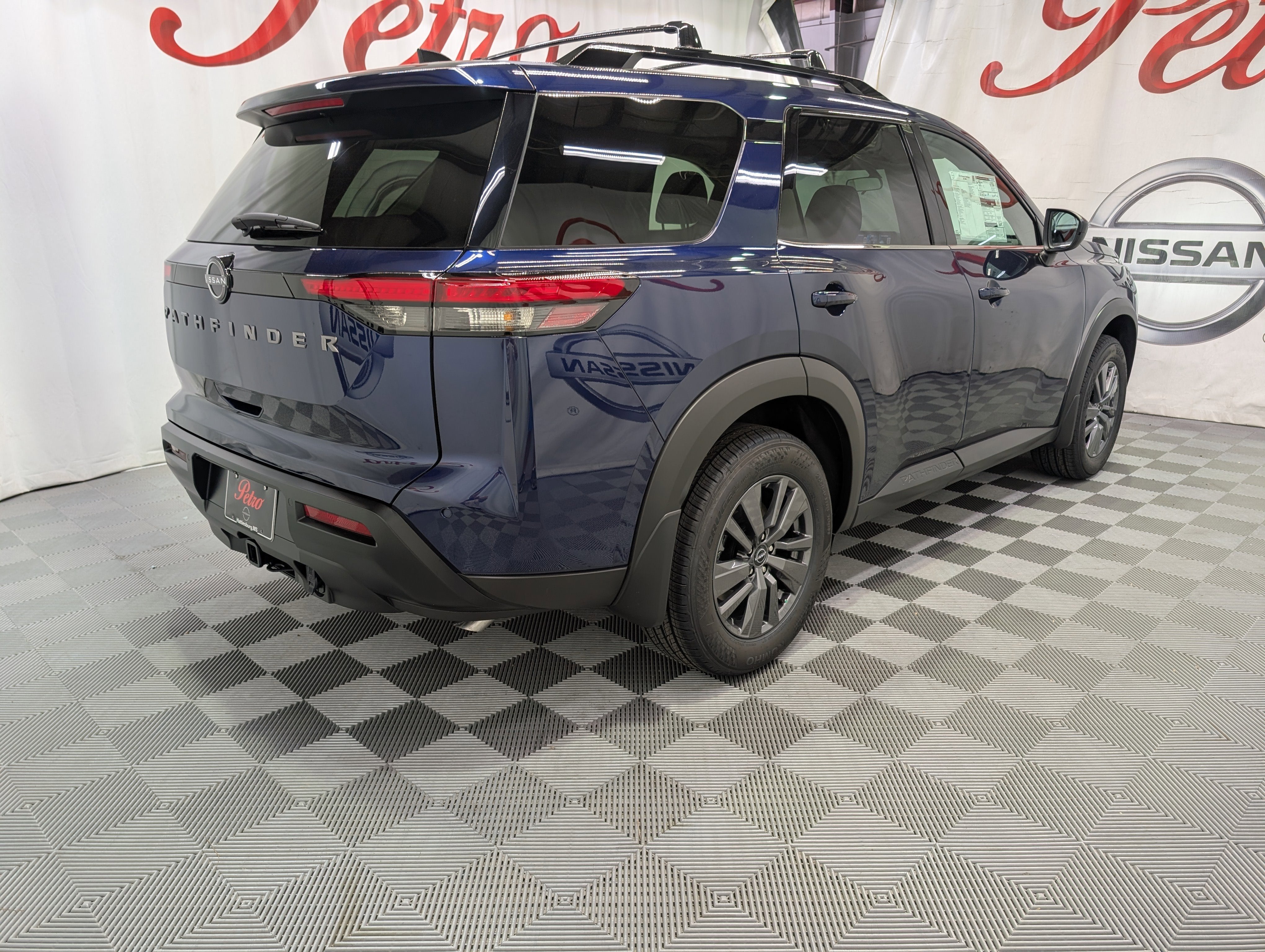 2026 Nissan Pathfinder SV