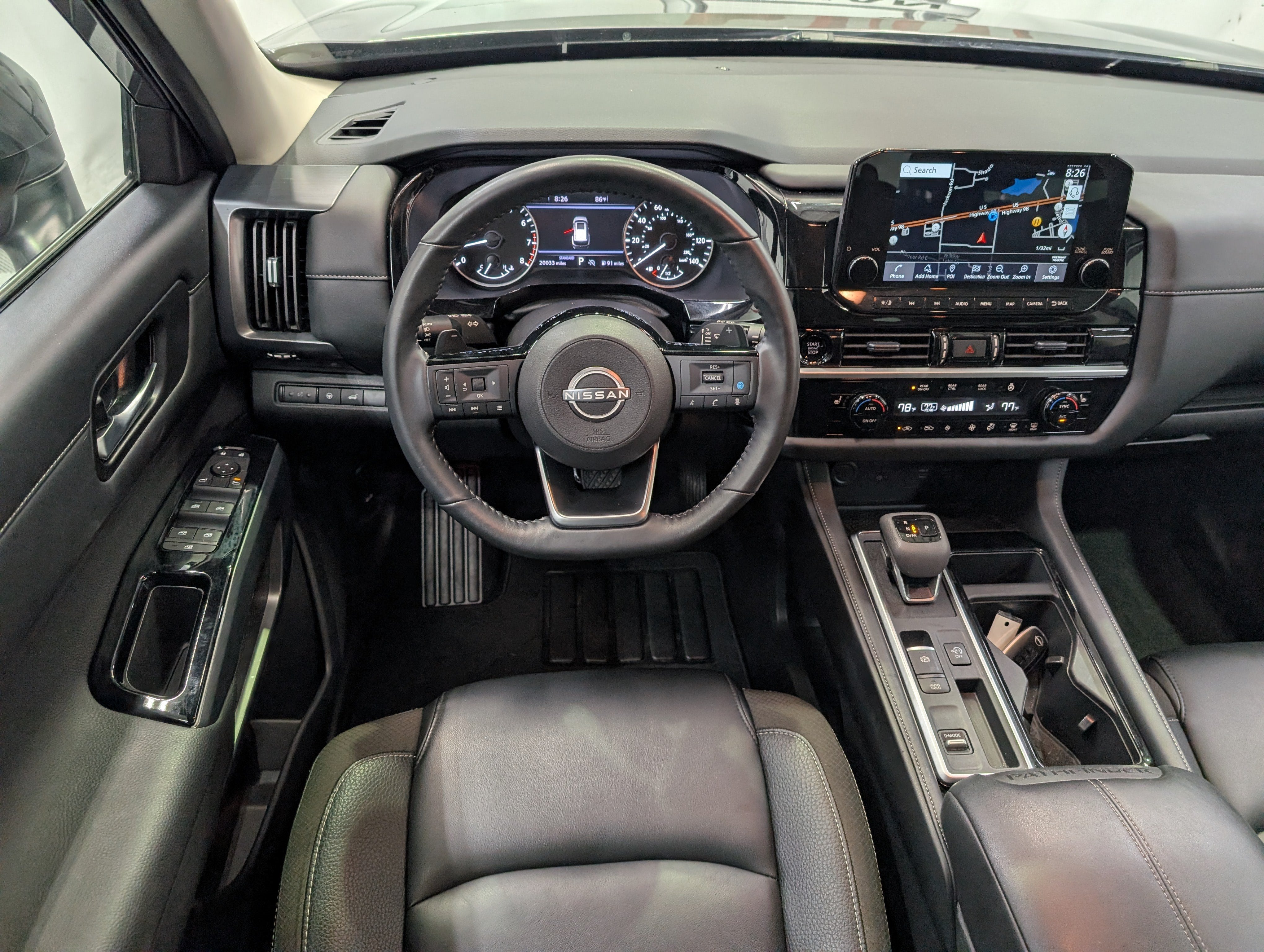 2025 Nissan Pathfinder SL