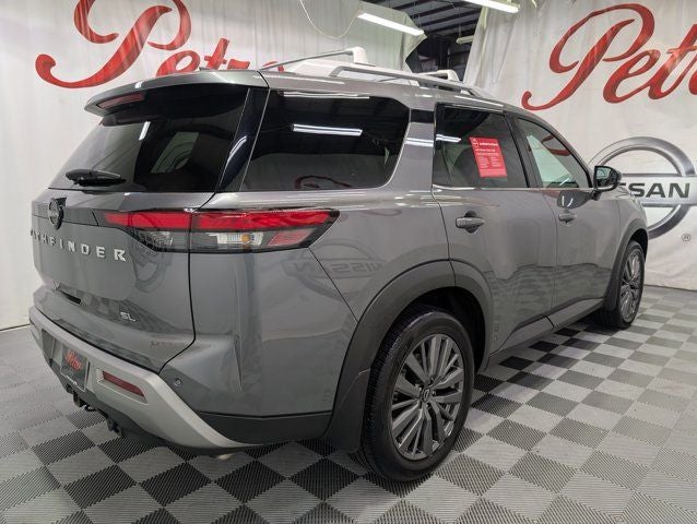 2025 Nissan Pathfinder SL