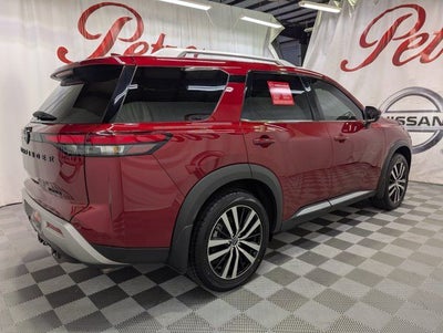 2024 Nissan Pathfinder Platinum