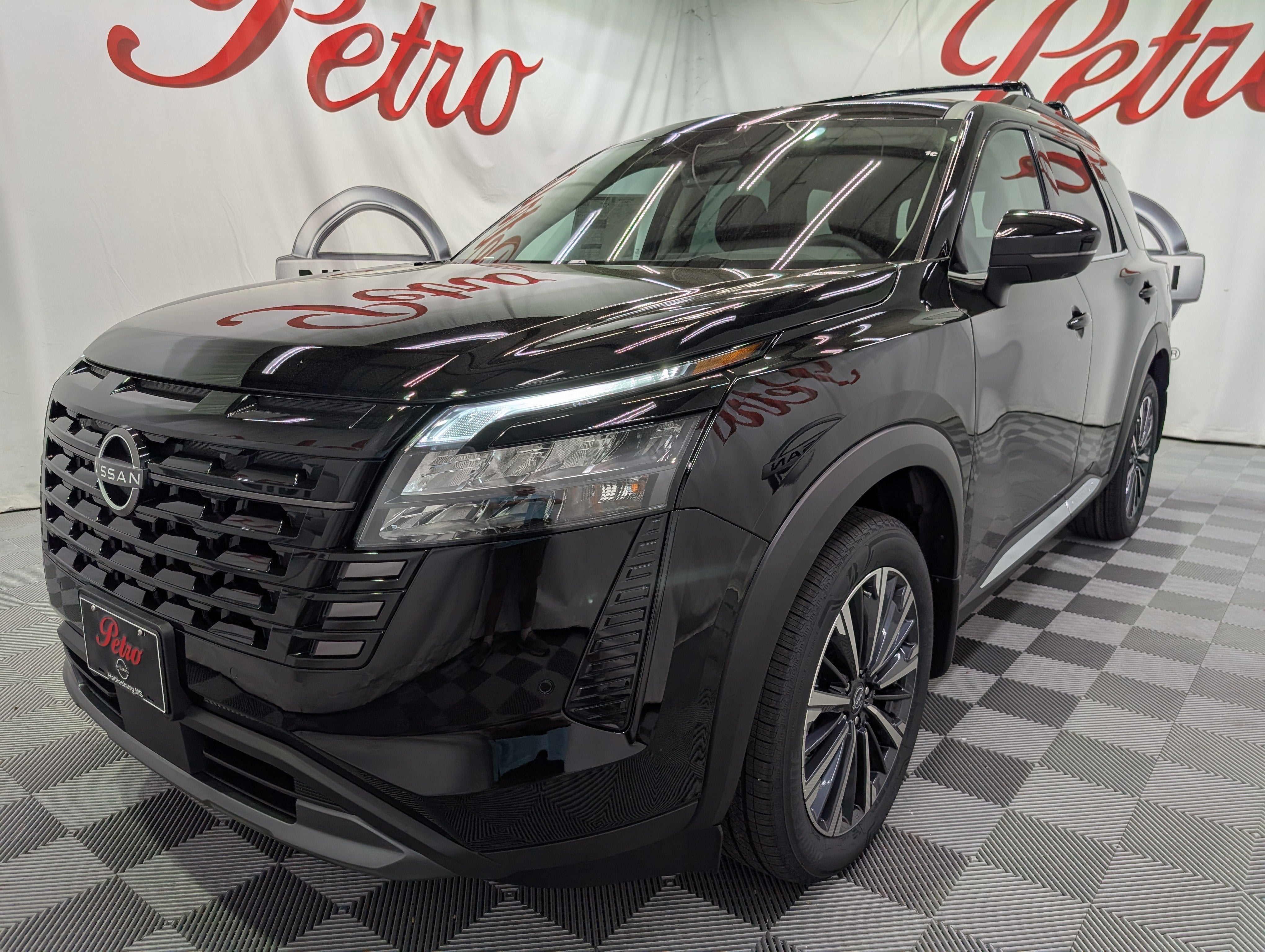 Nissa Rohrer 2026 Nissan Pathfinder Platinum Hattiesburg MS | Petro Nissan ...