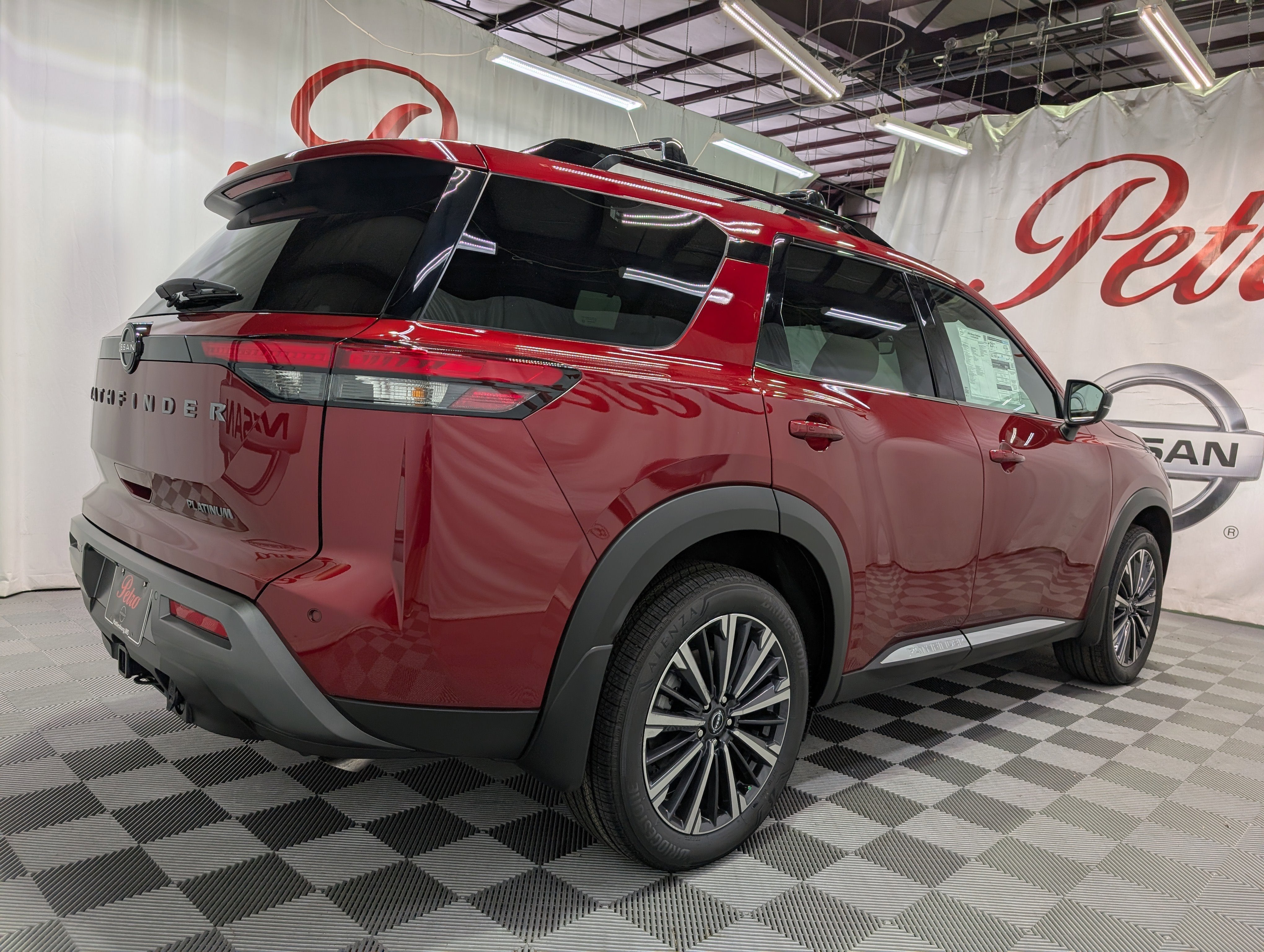 2026 Nissan Pathfinder Platinum