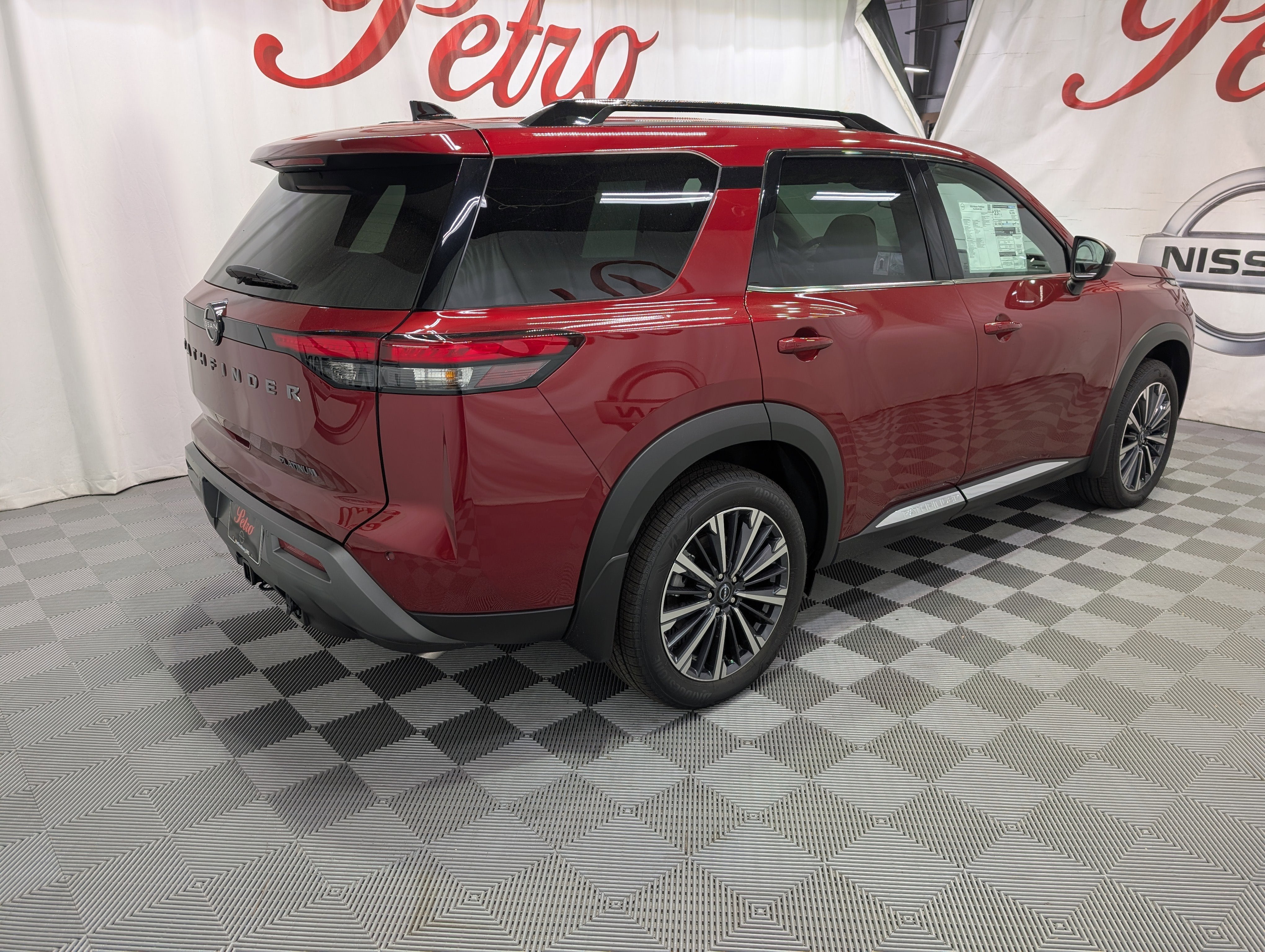 2026 Nissan Pathfinder Platinum
