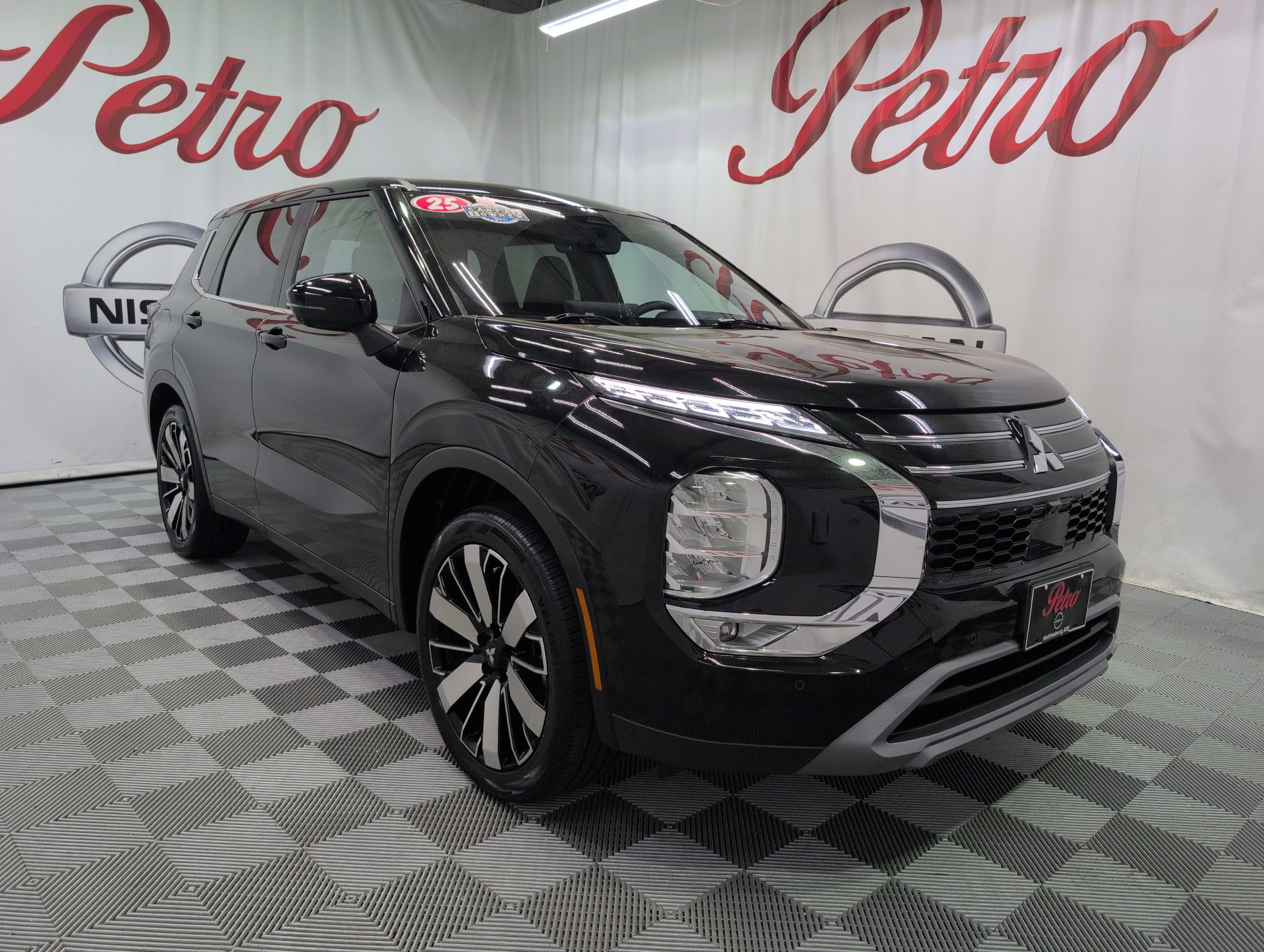 2025 Mitsubishi Outlander SE