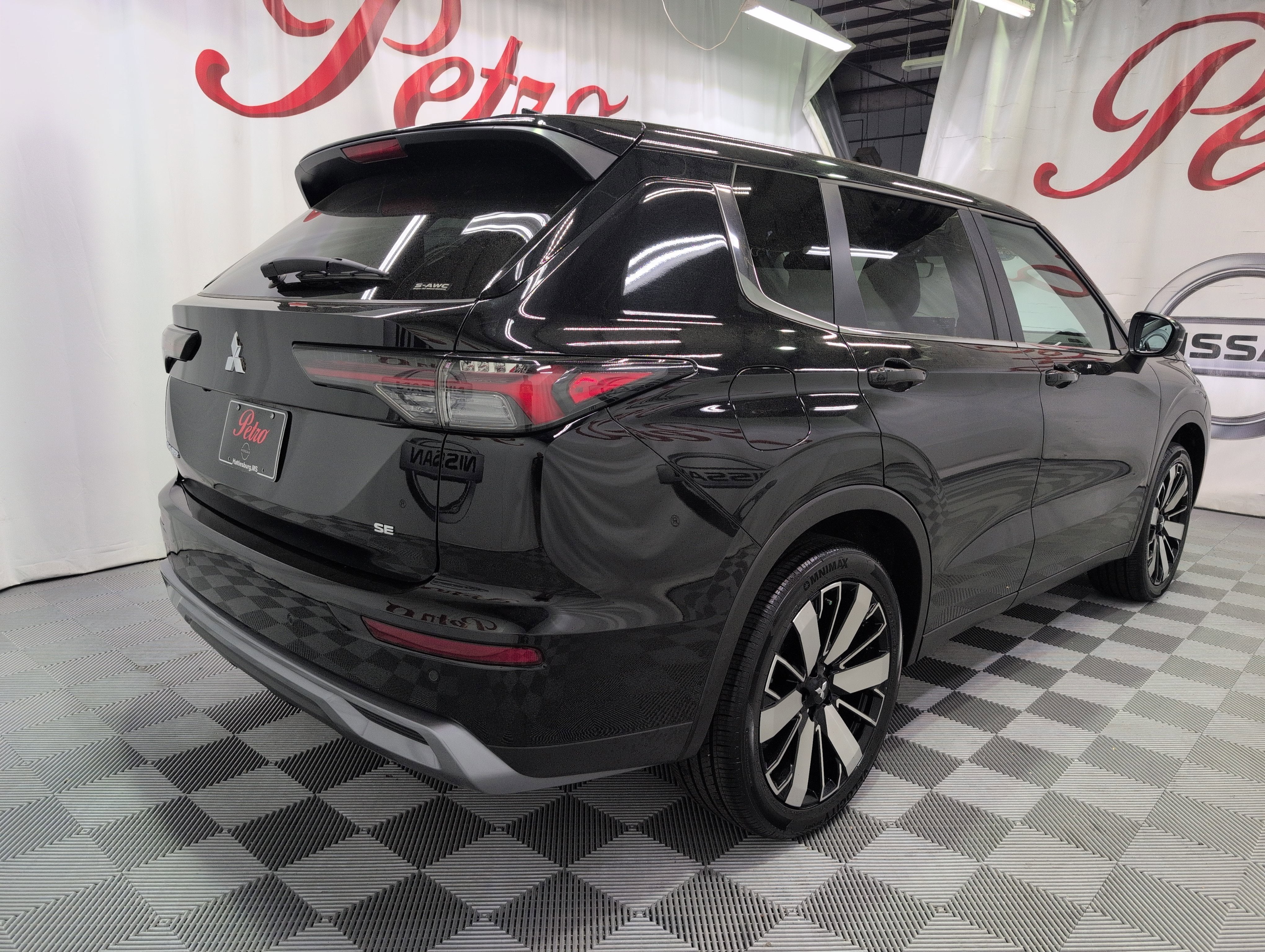 2025 Mitsubishi Outlander SE