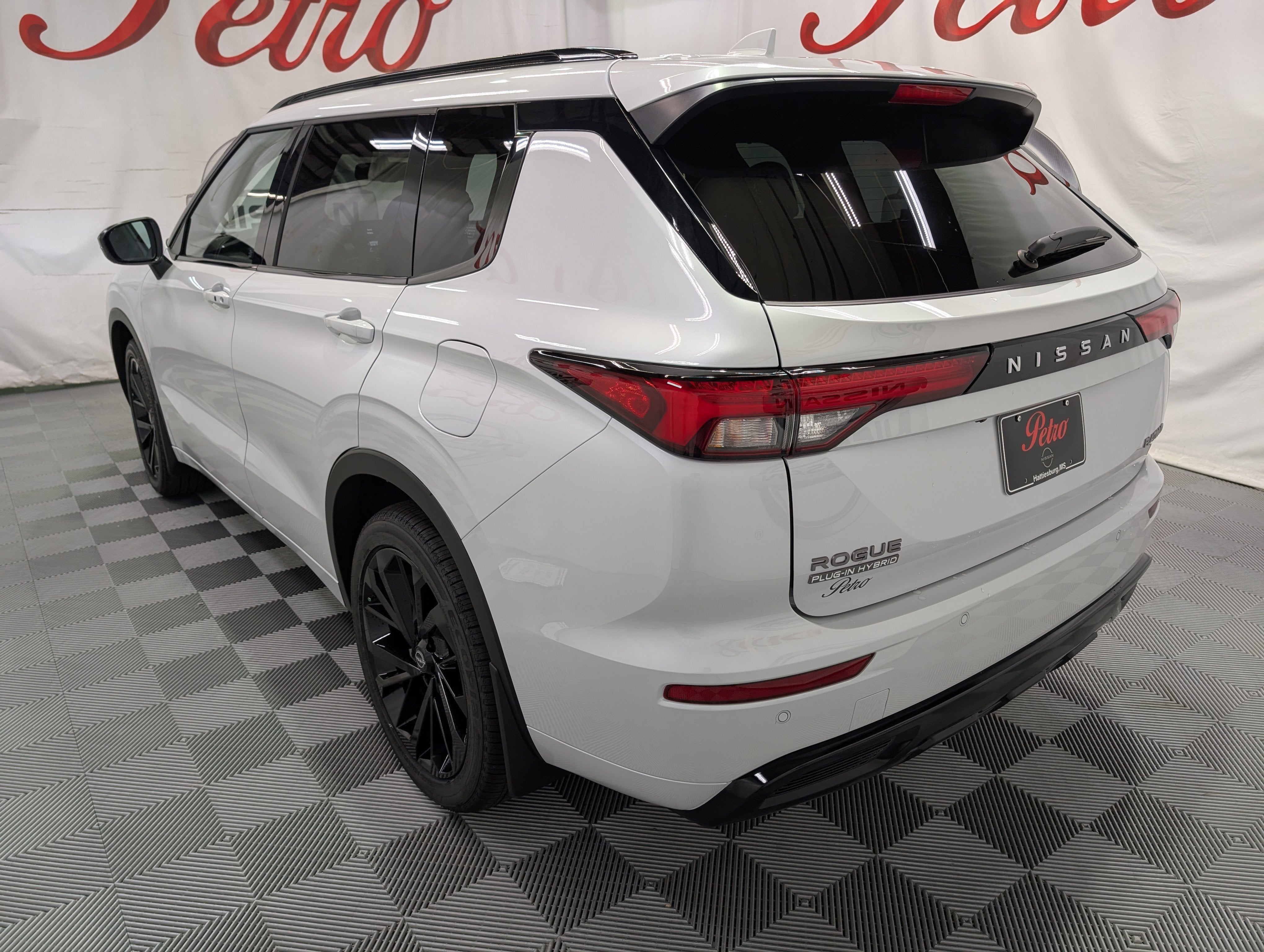 2026 Nissan Rogue Plug-In Hybrid Platinum