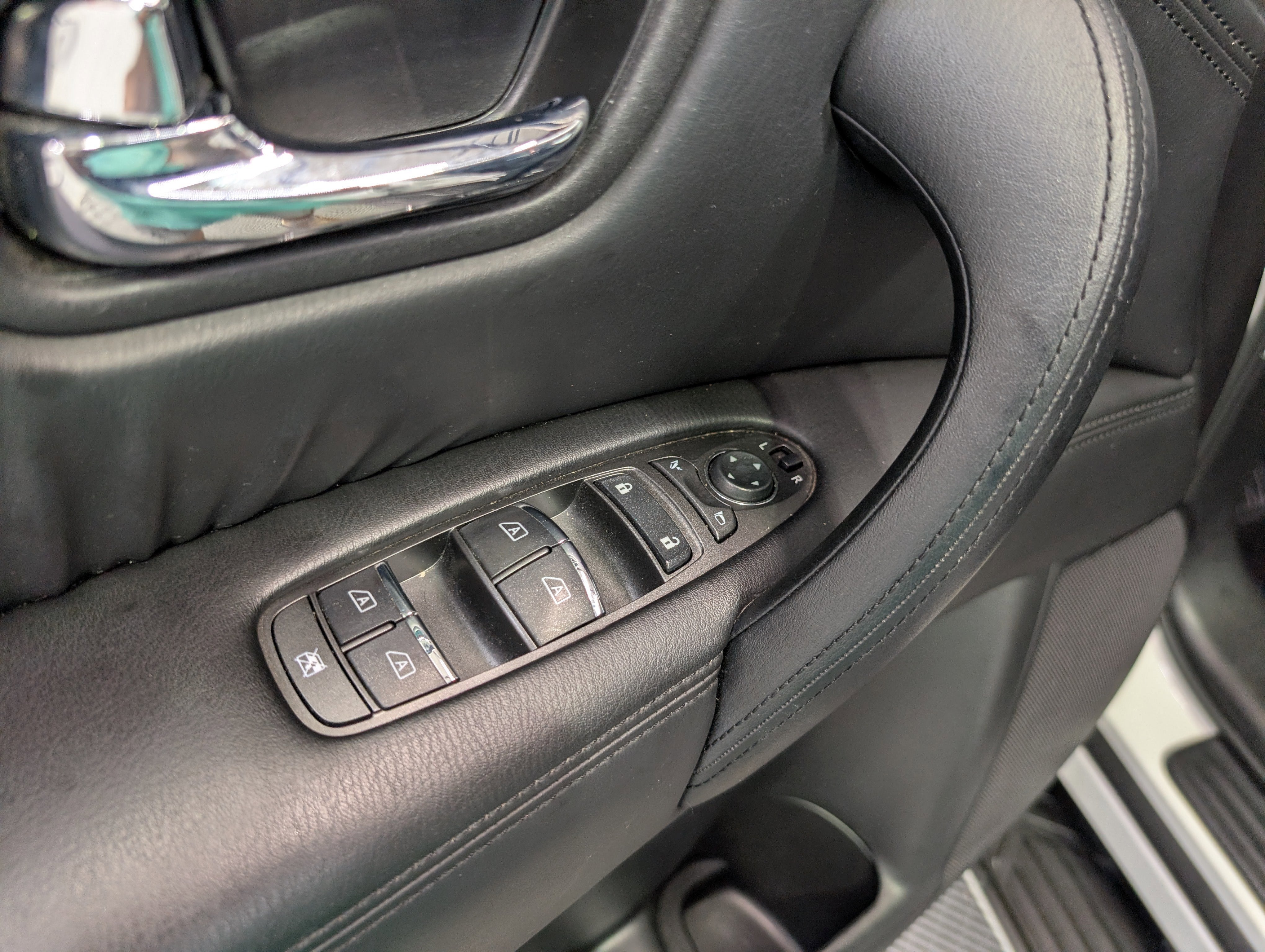 2024 Nissan Armada SV
