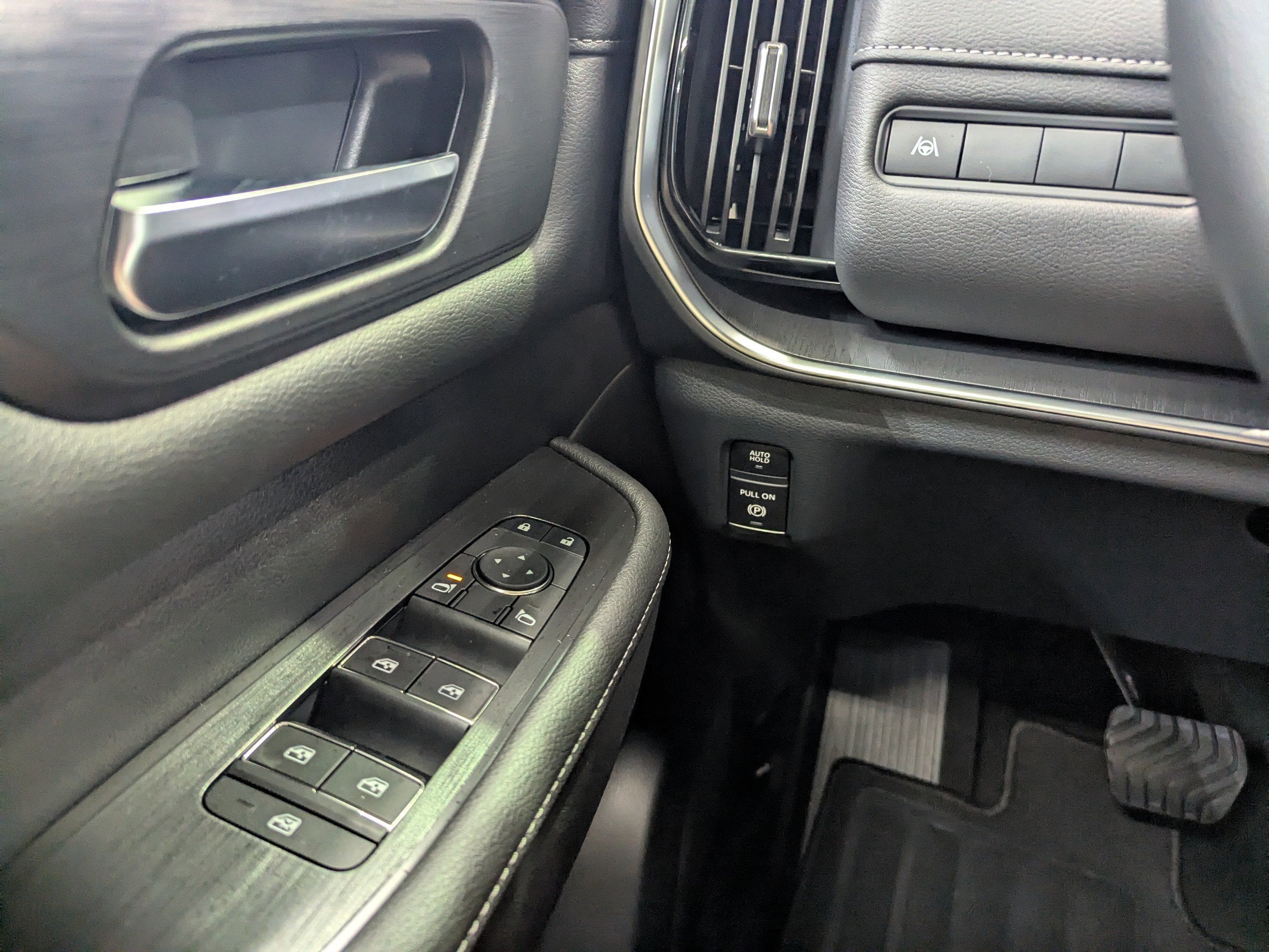 2026 Nissan Armada SV