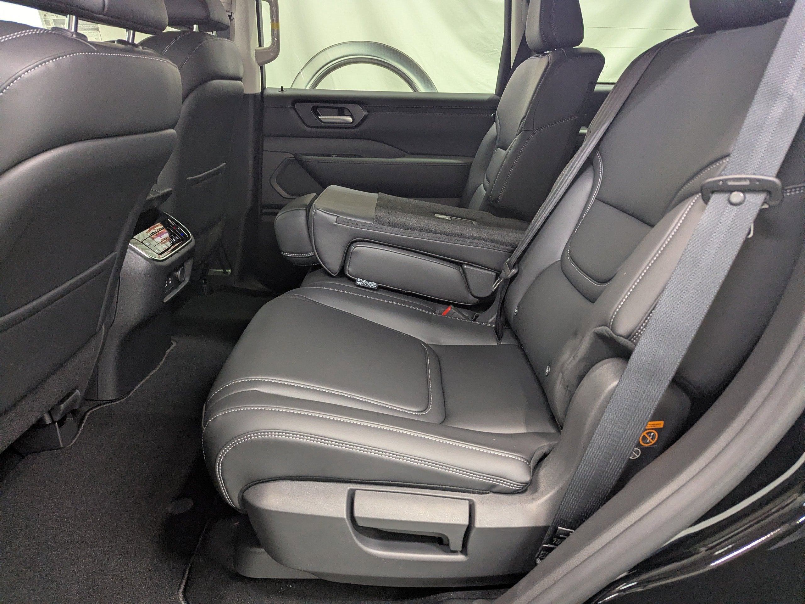 2026 Nissan Armada SV