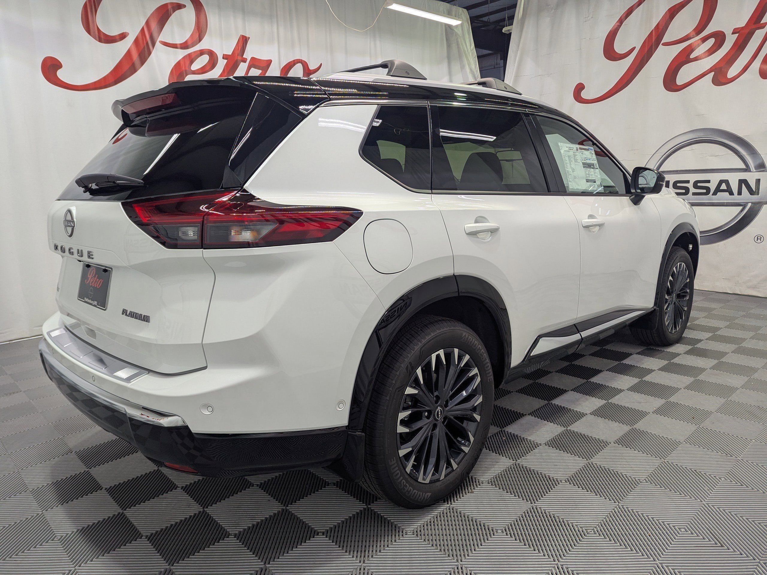 2025 Nissan Rogue Platinum