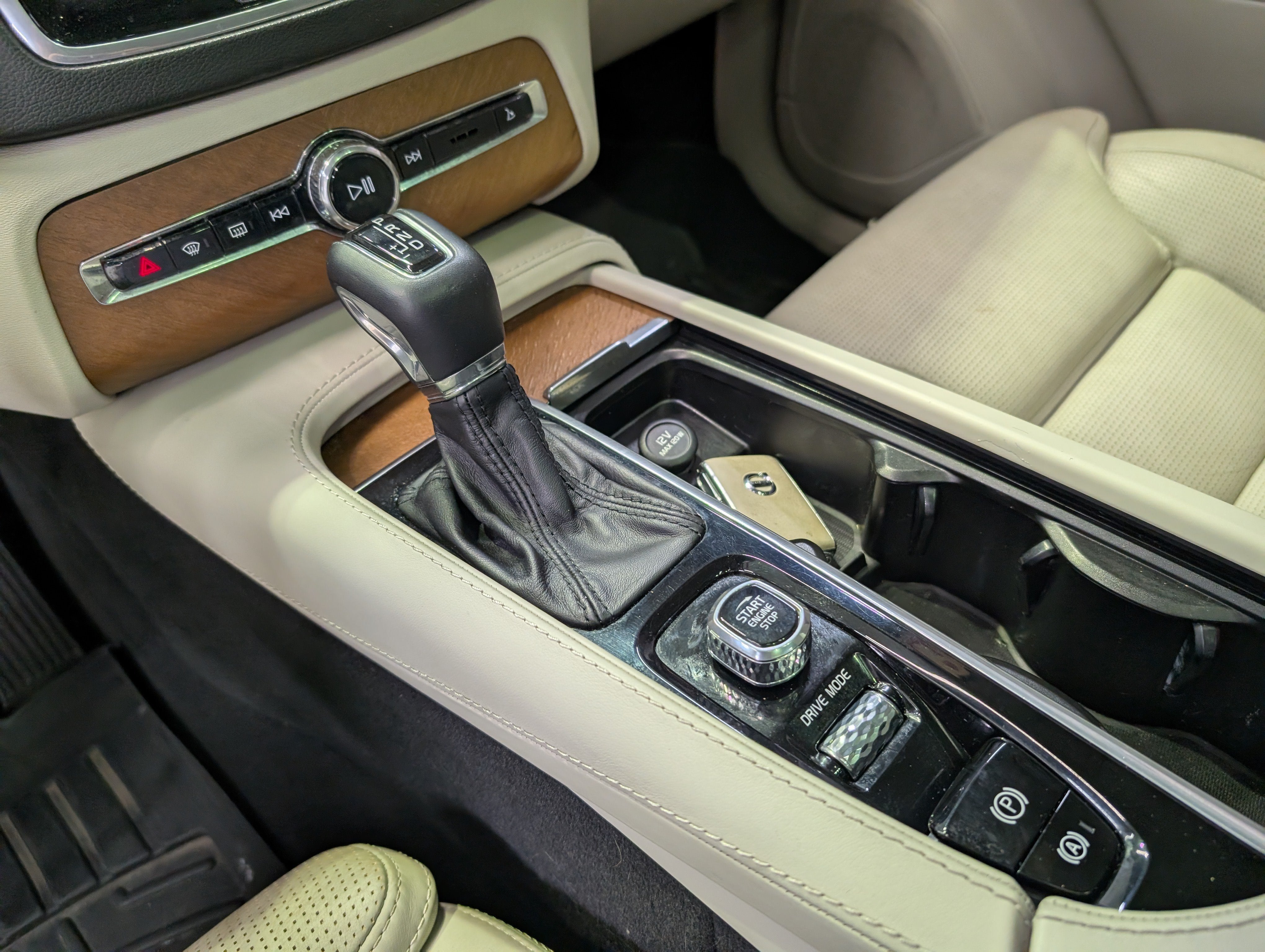 2019 Volvo XC90 T6 Inscription