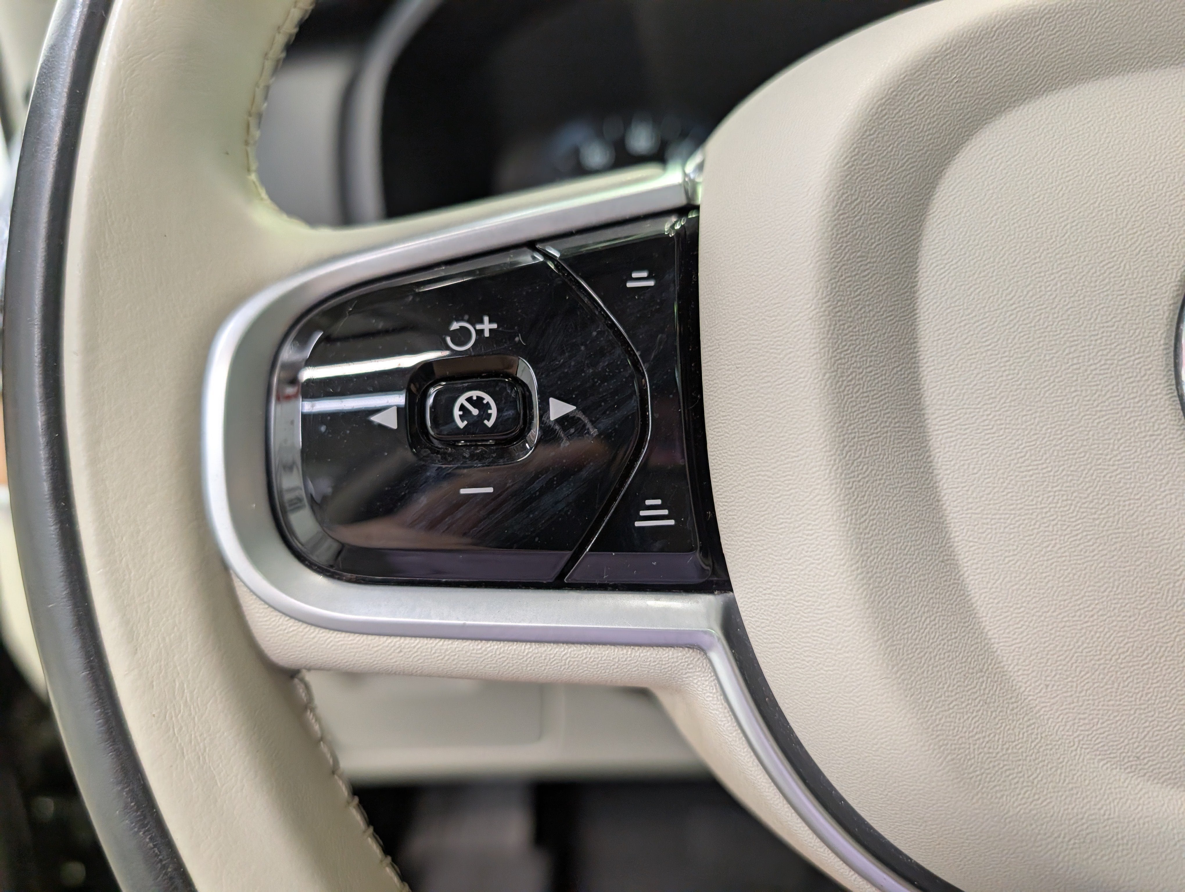 2019 Volvo XC90 T6 Inscription