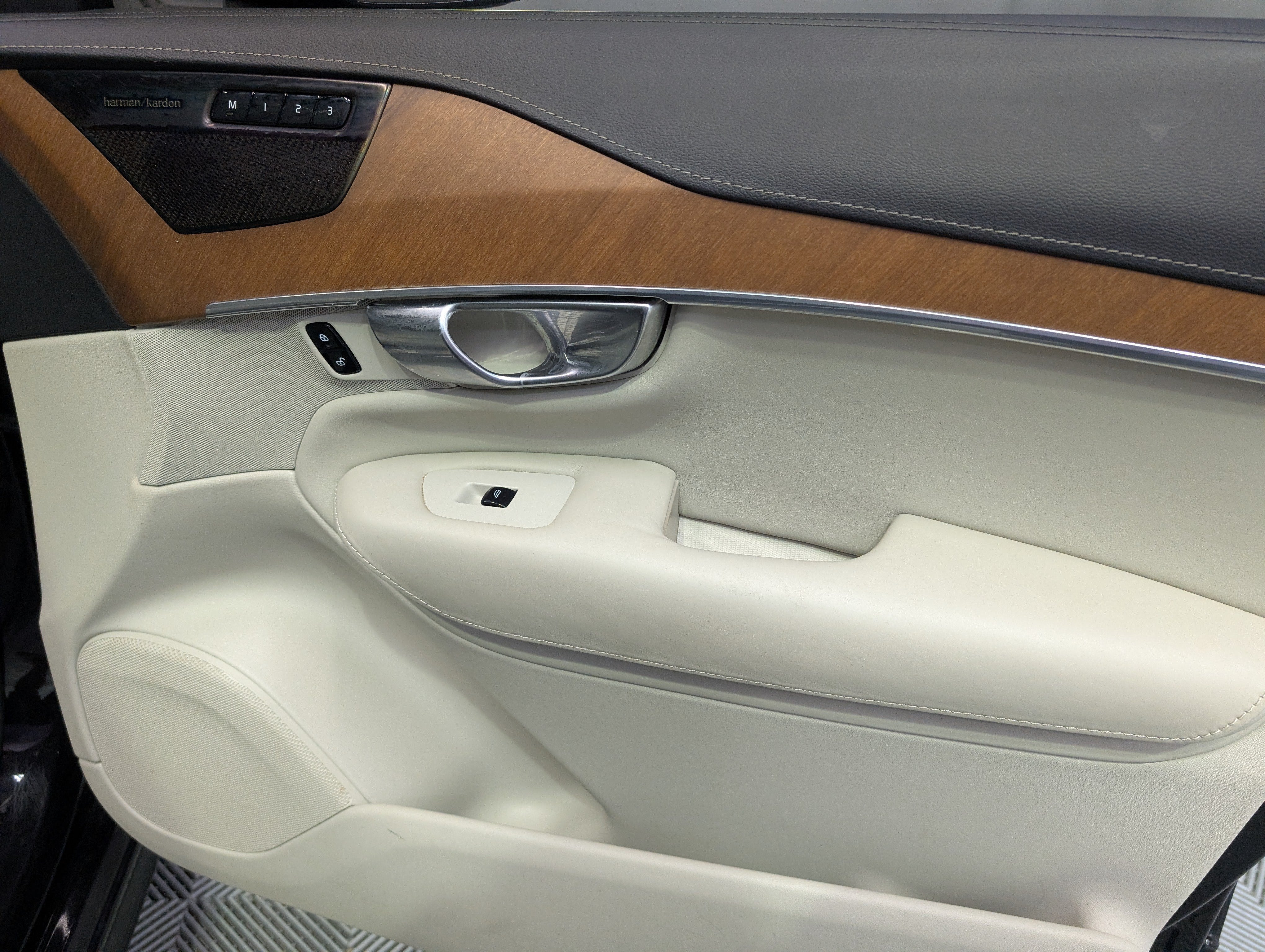2019 Volvo XC90 T6 Inscription