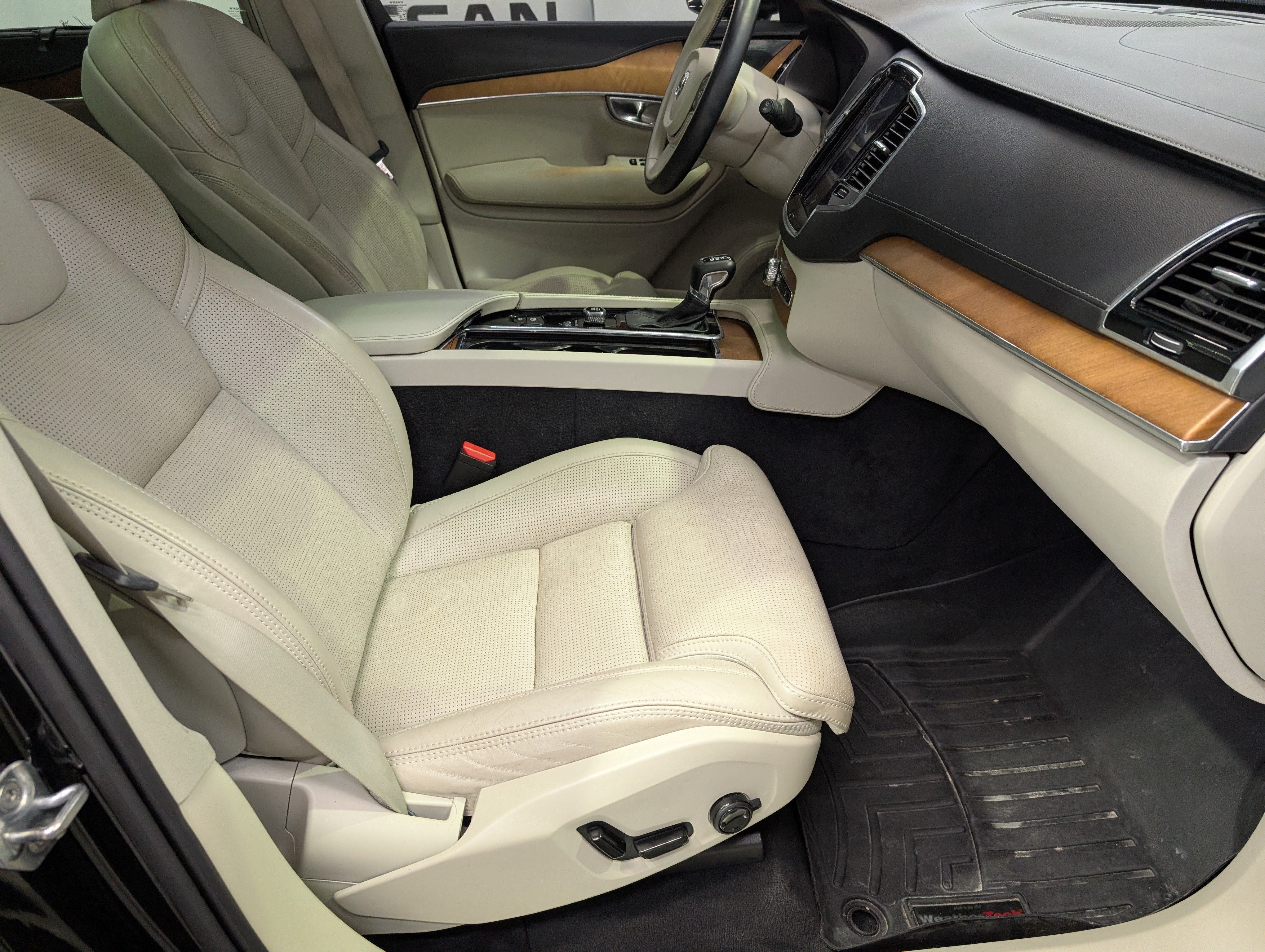 2019 Volvo XC90 T6 Inscription