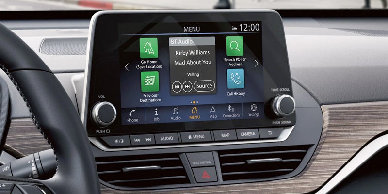 nissan altima 2022 interior screen